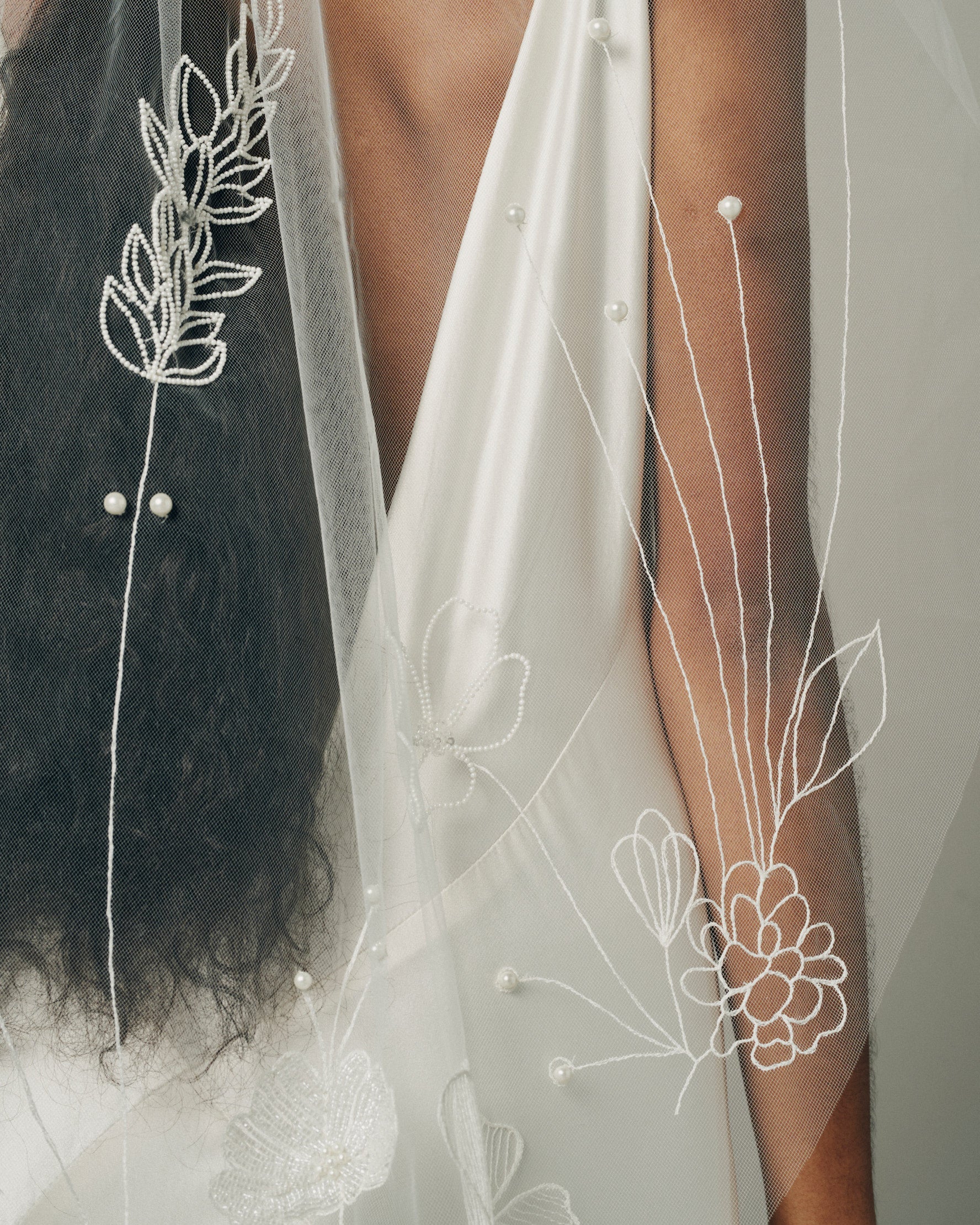 Ofrenda Hana Floral Beaded Wedding Veil Ivory / Gold