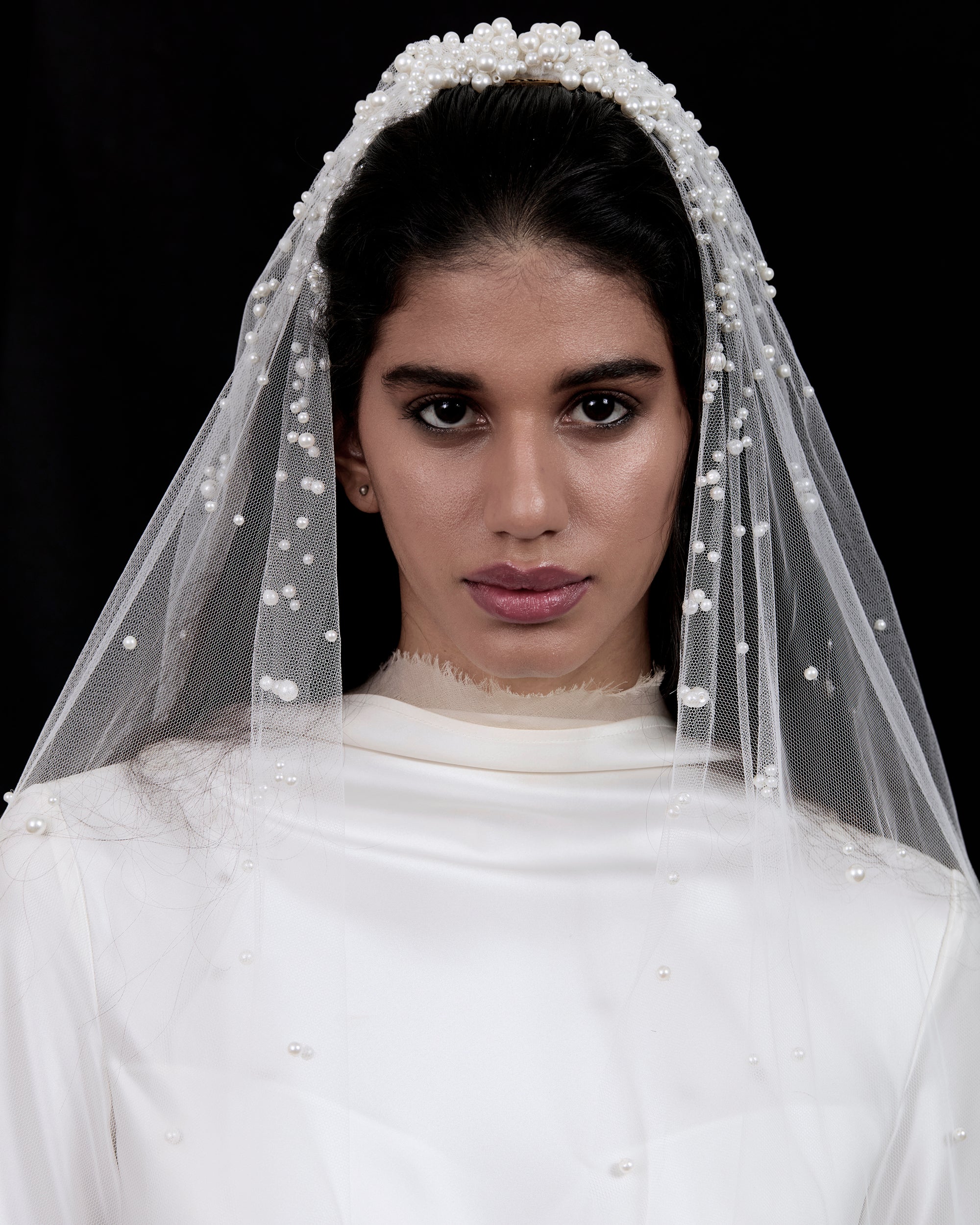 HAZEL GLASS PEARLS BEADED VEIL