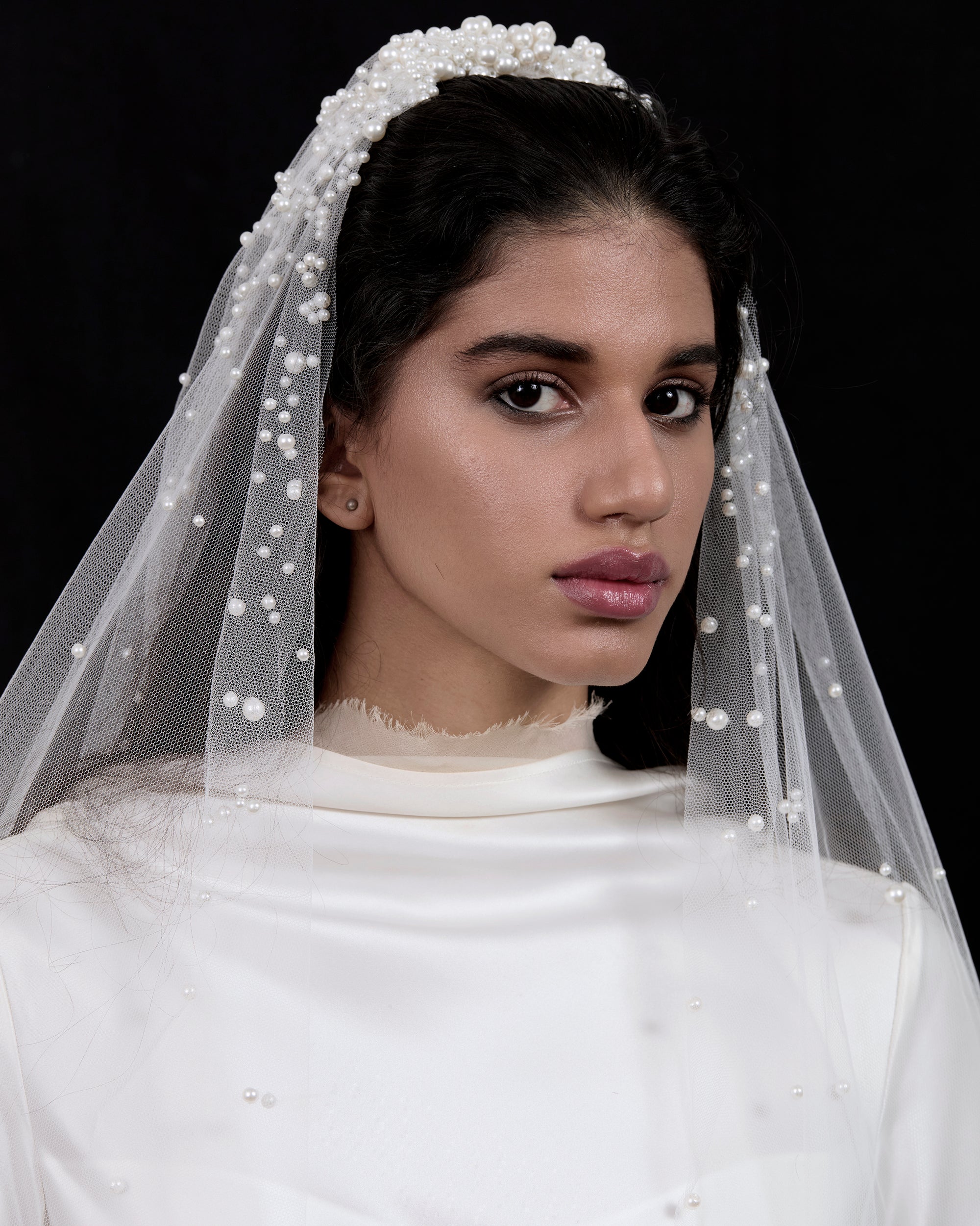 HAZEL GLASS PEARLS BEADED VEIL