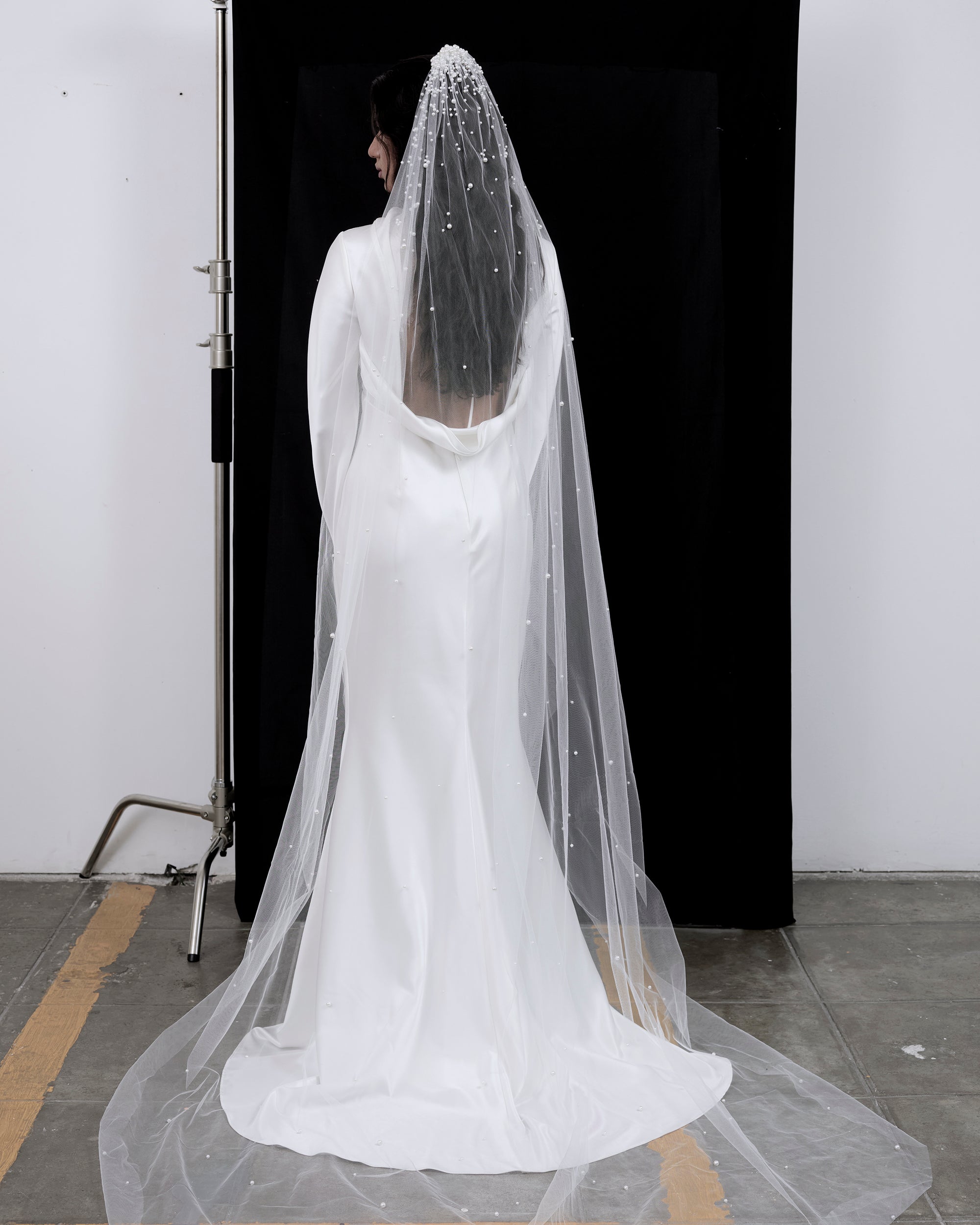 HAZEL GLASS PEARLS BEADED VEIL