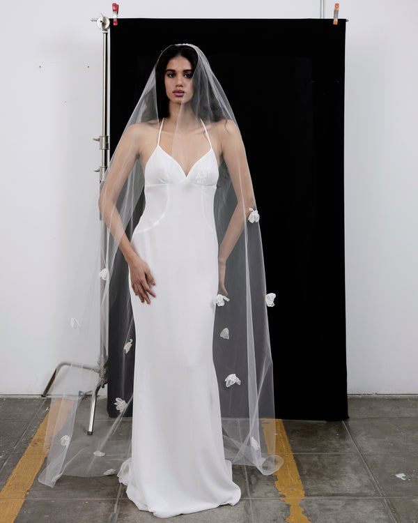 ZOEY SILK FLOWERS VEIL