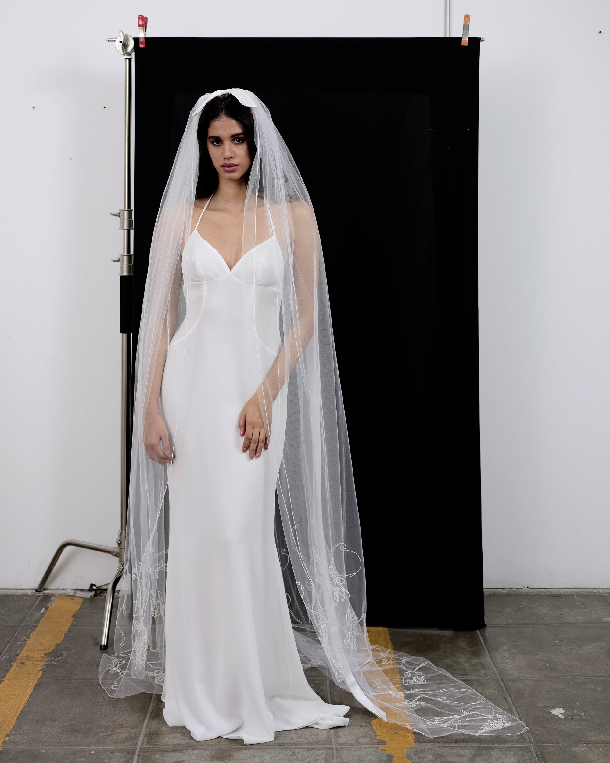 GRETA FLORAL BEADED BOW VEIL