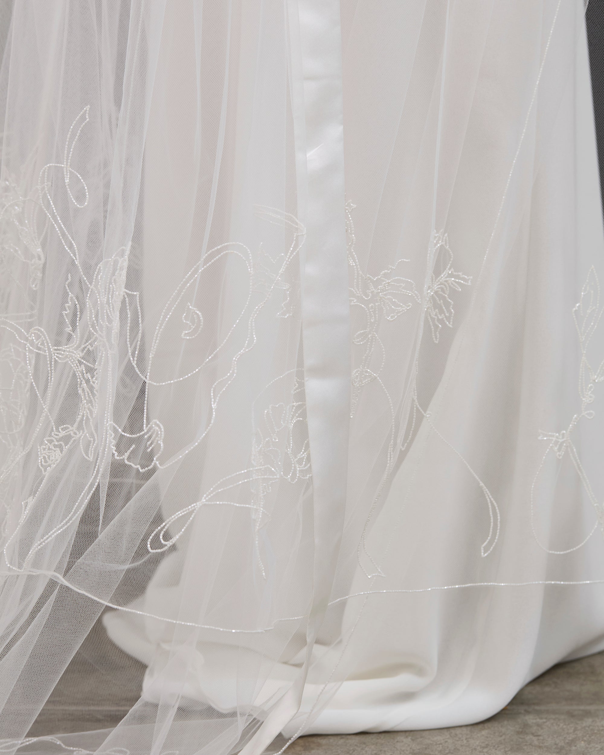 GRETA FLORAL BEADED BOW VEIL