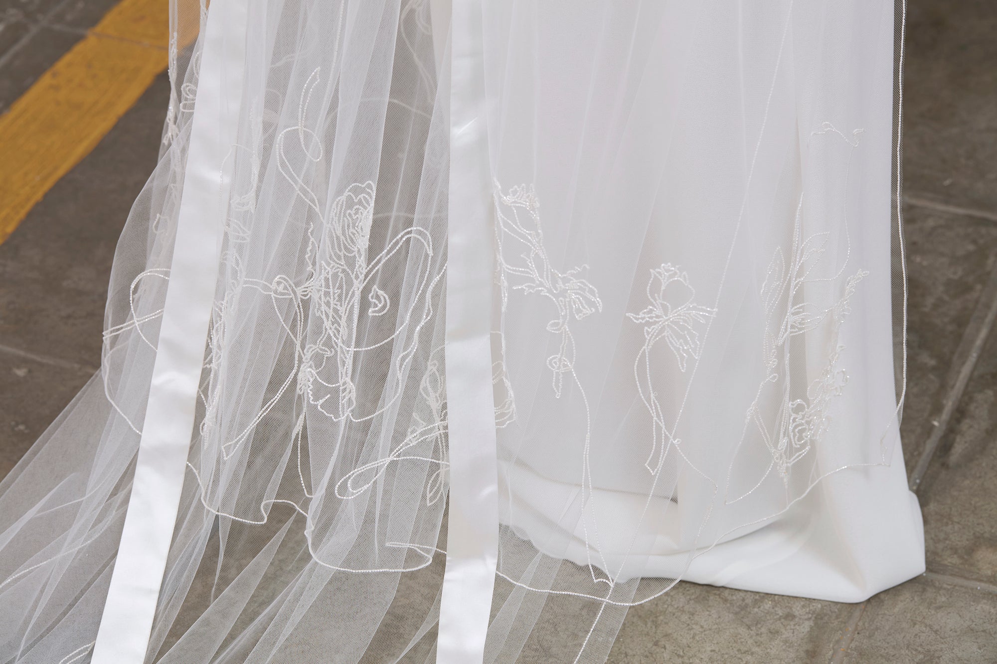 GRETA FLORAL BEADED BOW VEIL