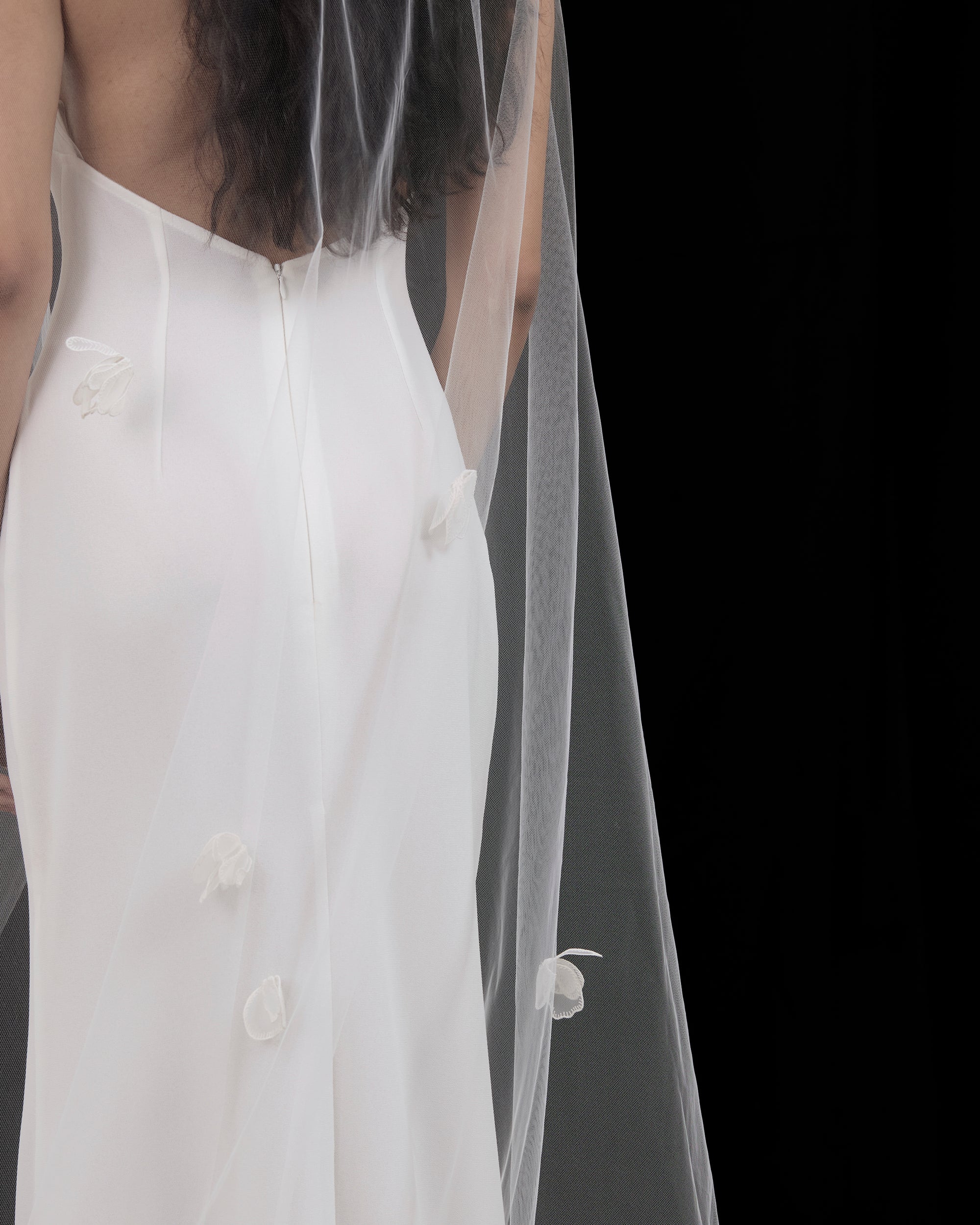 ZOEY SILK FLOWERS VEIL