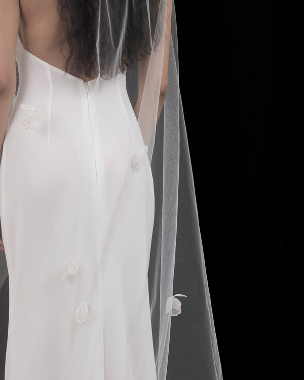 ZOEY SILK FLOWERS VEIL