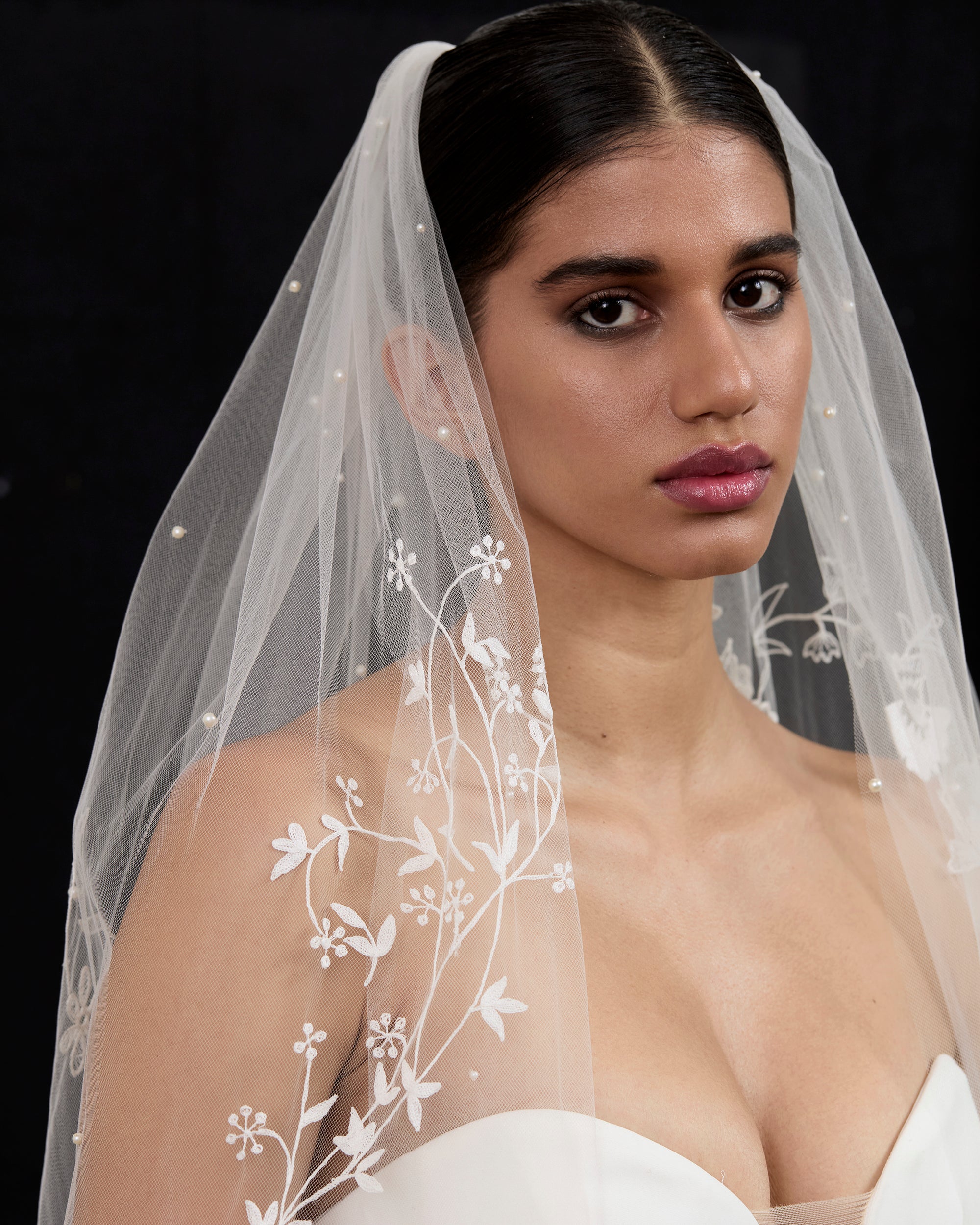 AVA EMBROIDERY PATCHWORK VEIL