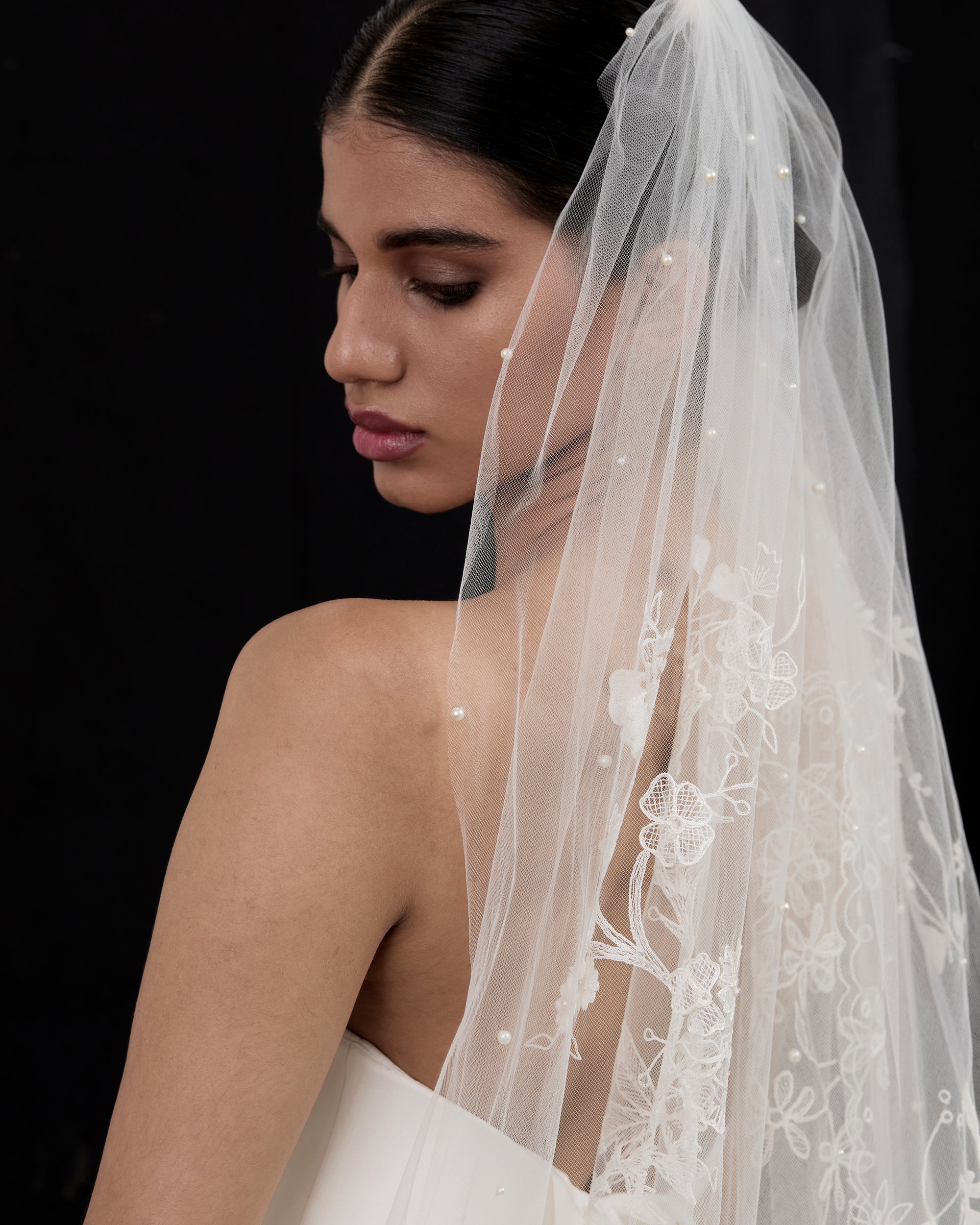 AVA EMBROIDERY PATCHWORK VEIL