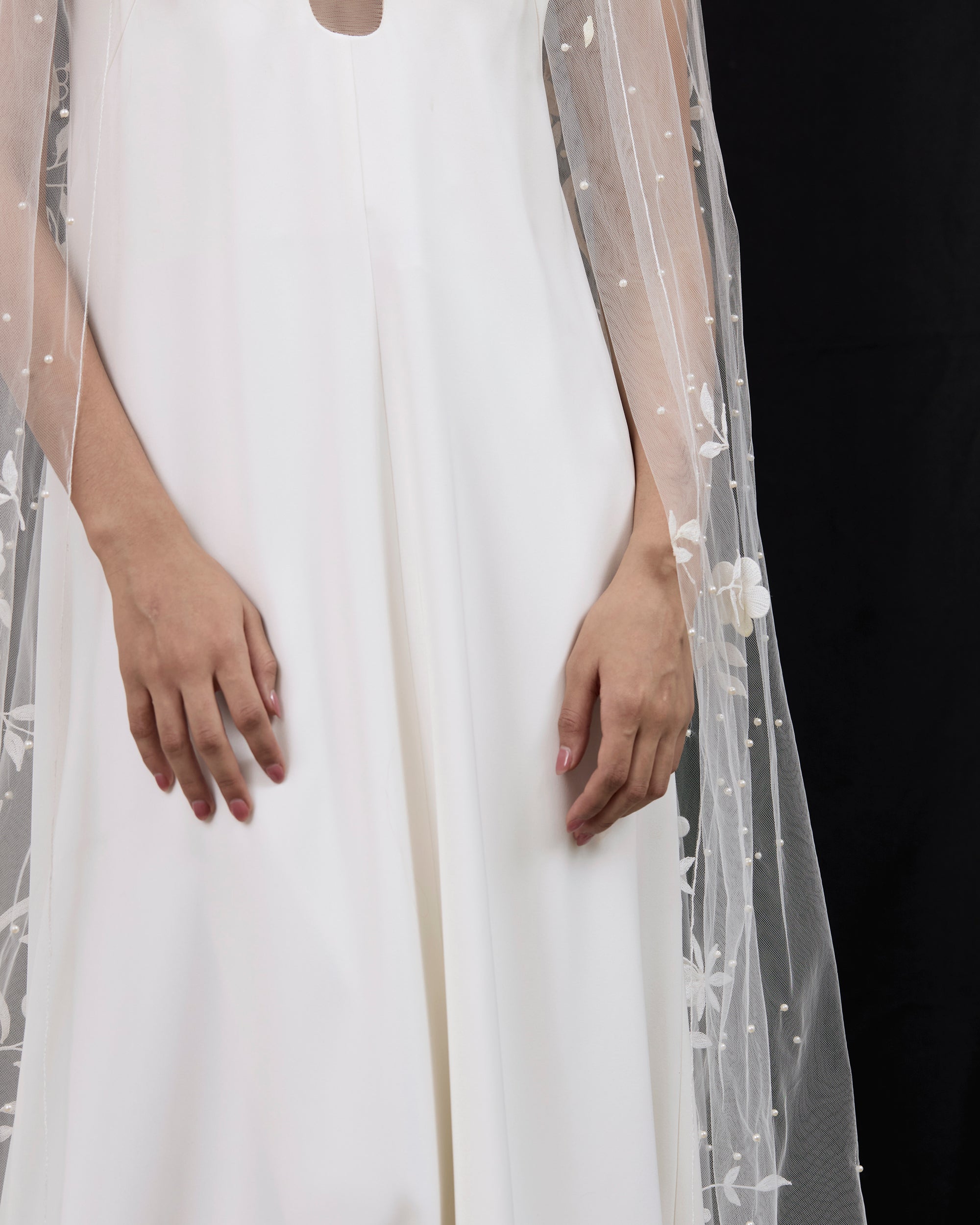 RENATA  FLORAL EMBROIDERY VEIL