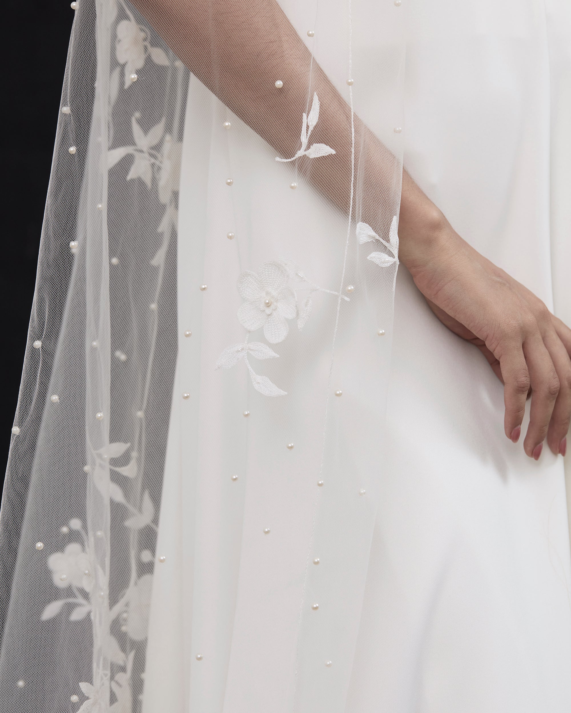 RENATA  FLORAL EMBROIDERY VEIL