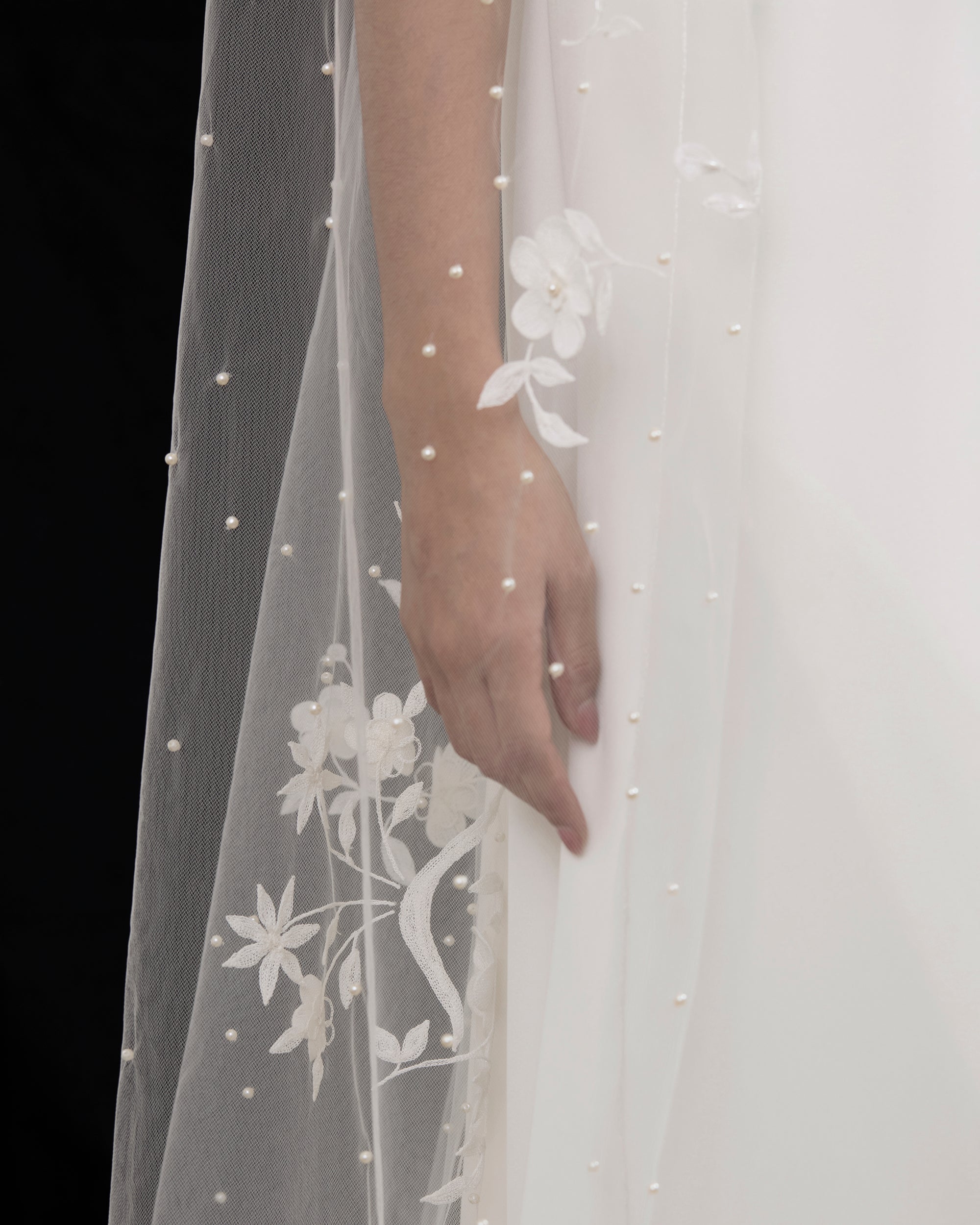 RENATA  FLORAL EMBROIDERY VEIL