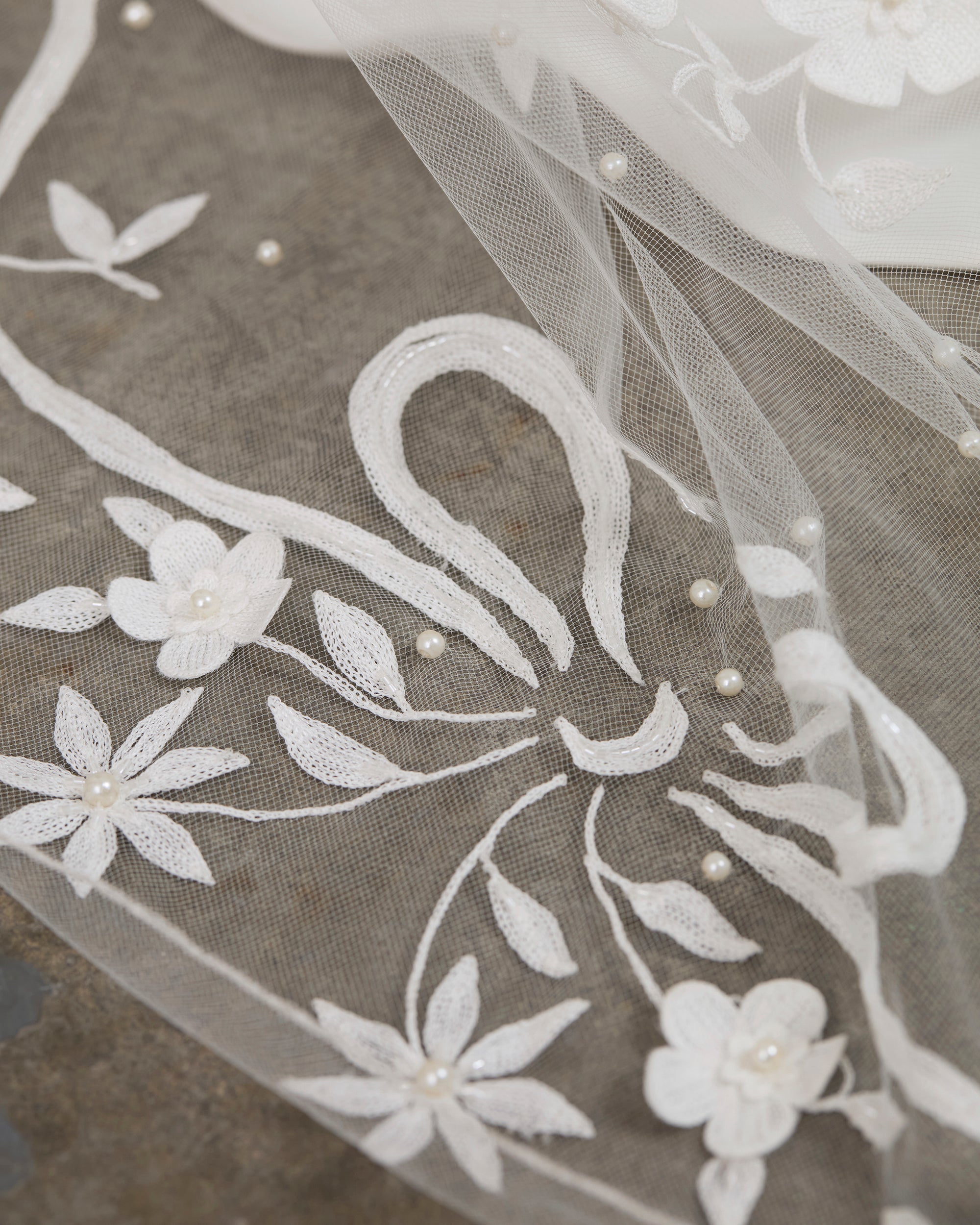 RENATA  FLORAL EMBROIDERY VEIL
