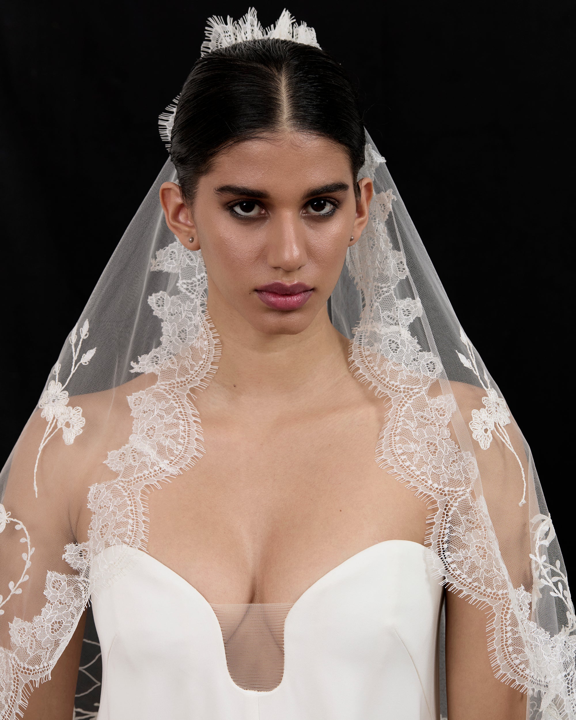 JULIA  FLORAL EMBROIDERY VEIL