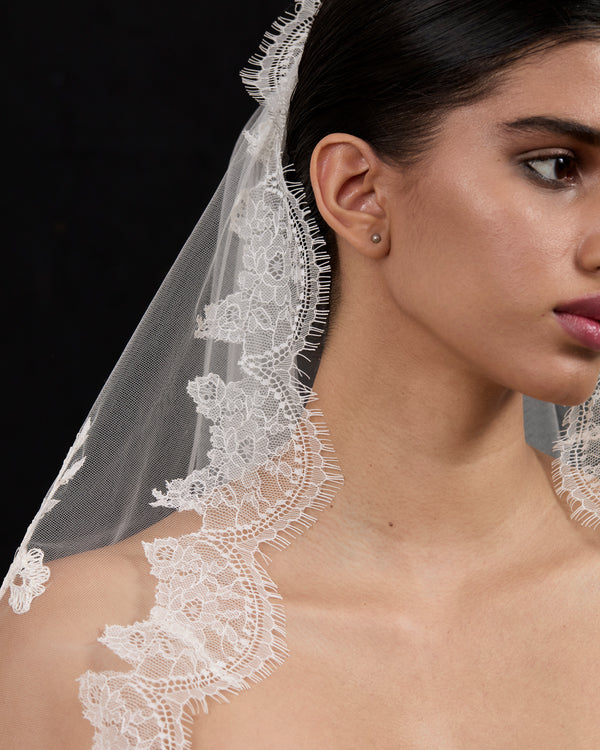 JULIA  FLORAL EMBROIDERY VEIL