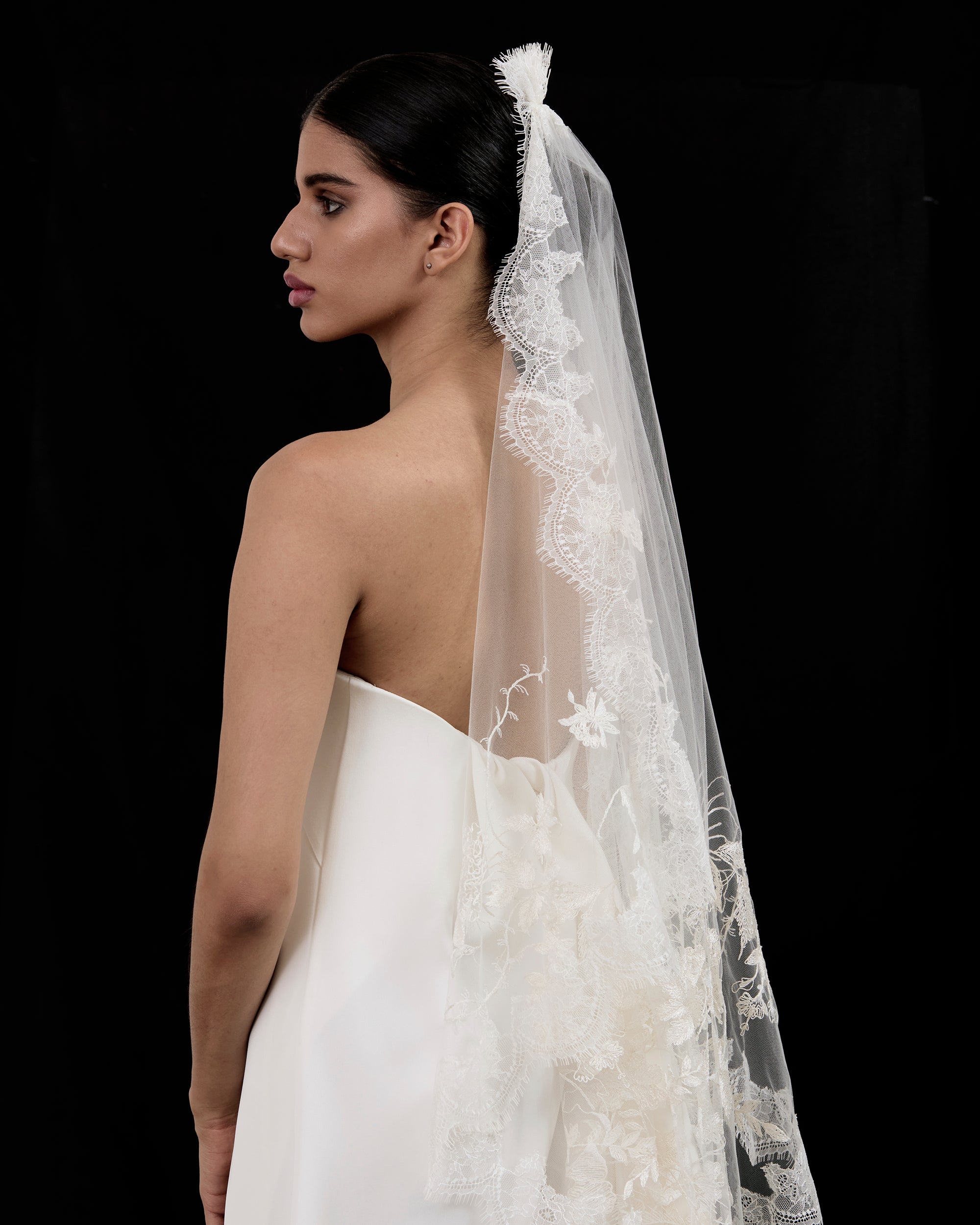 JULIA  FLORAL EMBROIDERY VEIL
