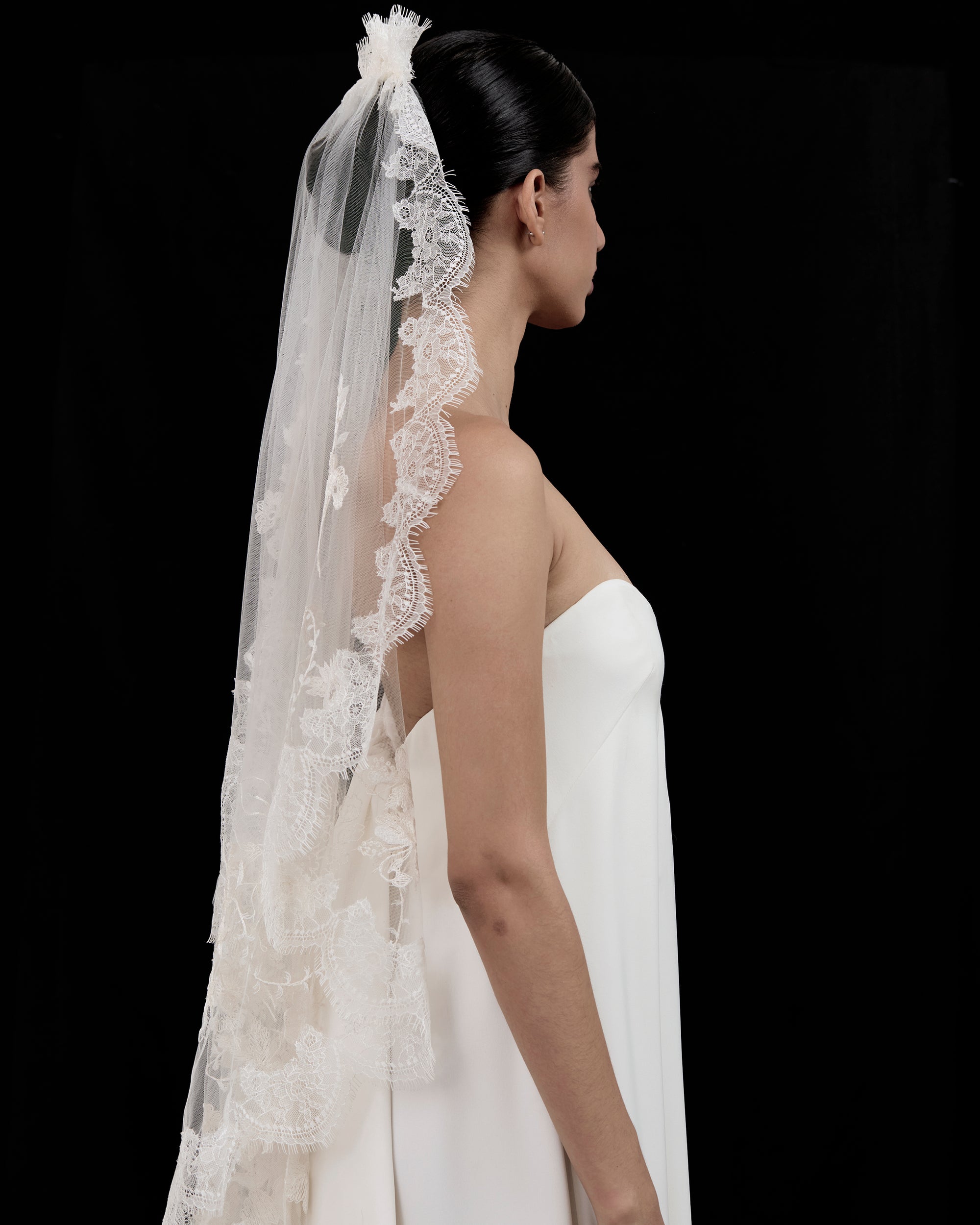 JULIA  FLORAL EMBROIDERY VEIL