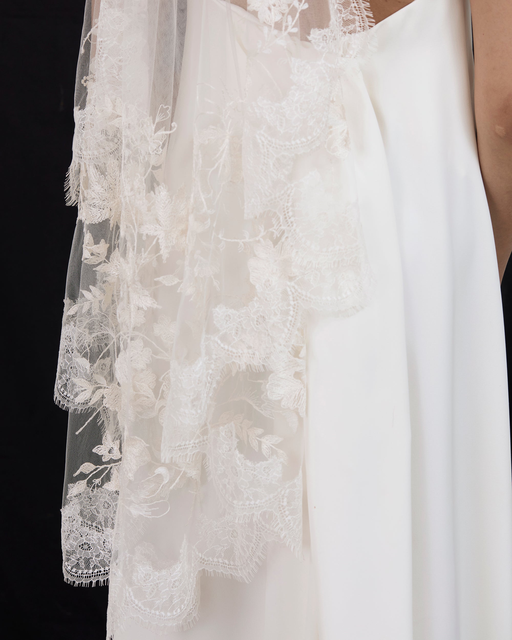 JULIA  FLORAL EMBROIDERY VEIL