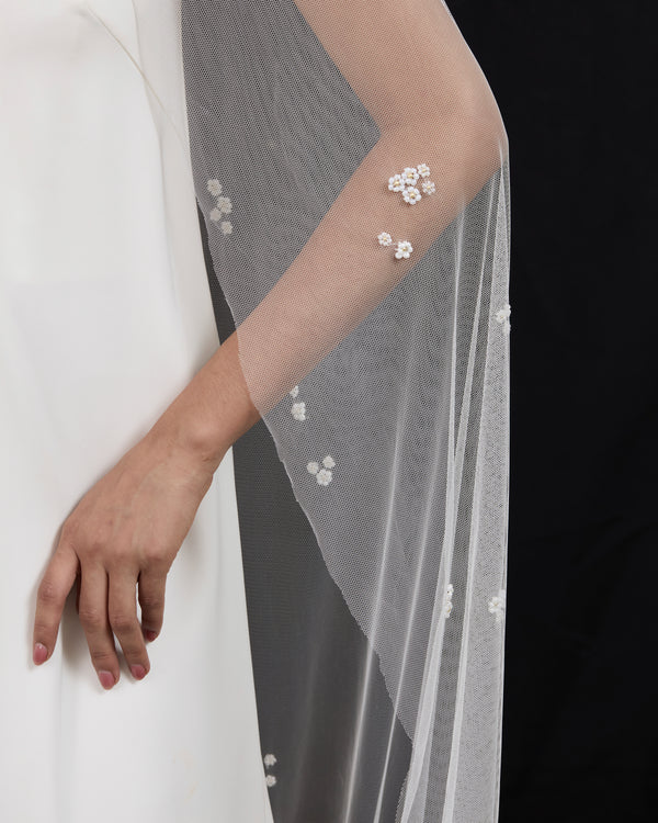 FREYA FLOWER CLUSTERS BEADED VEIL