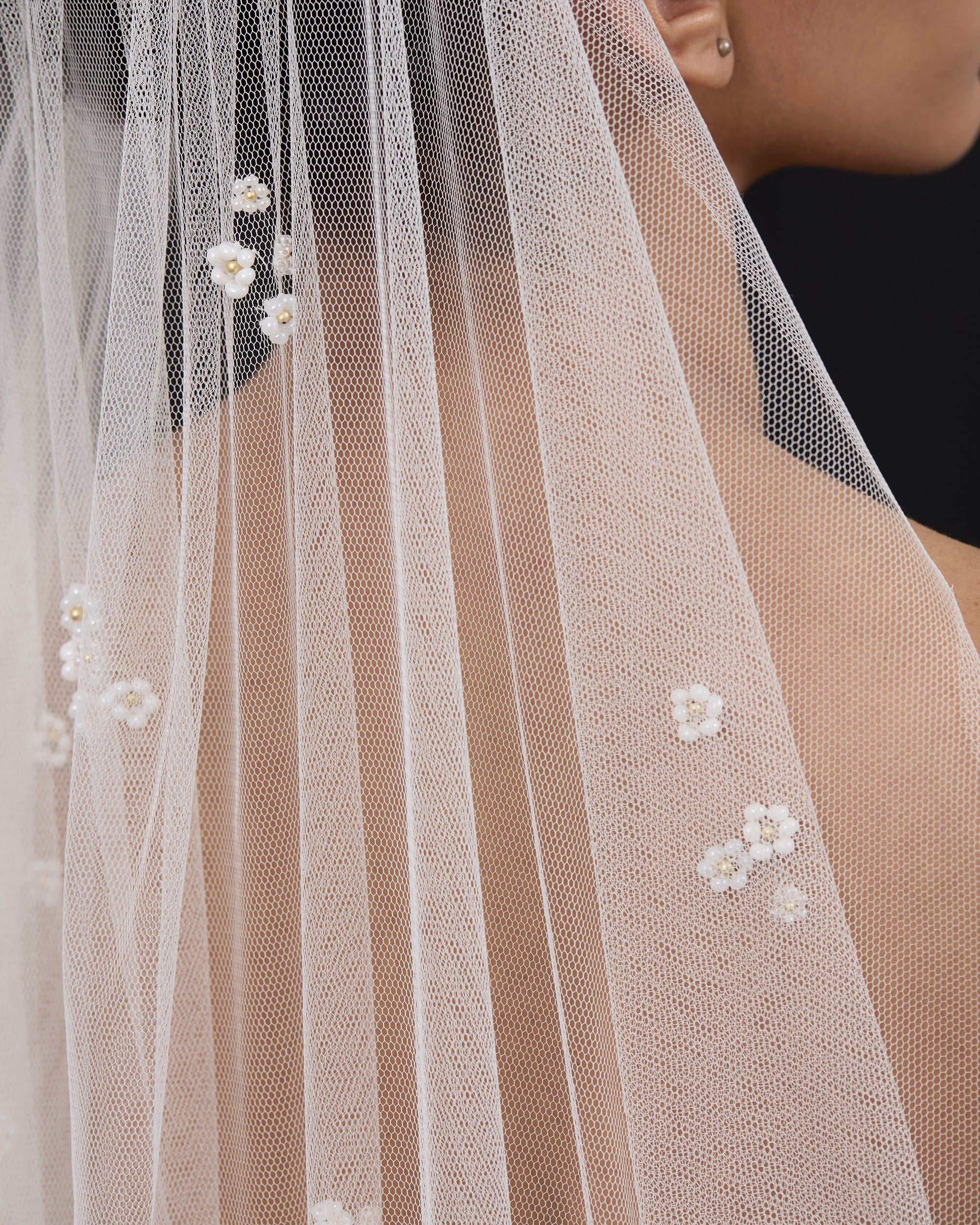 FREYA FLOWER CLUSTERS BEADED VEIL