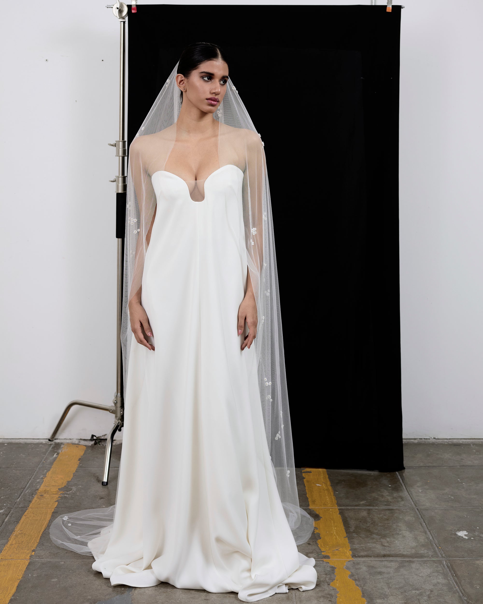 FREYA FLOWER CLUSTERS BEADED VEIL