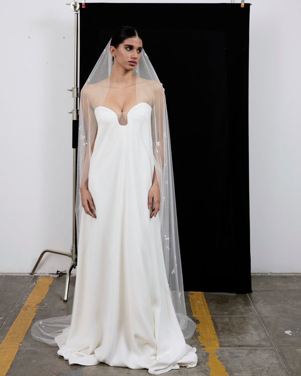 FREYA FLOWER CLUSTERS BEADED VEIL