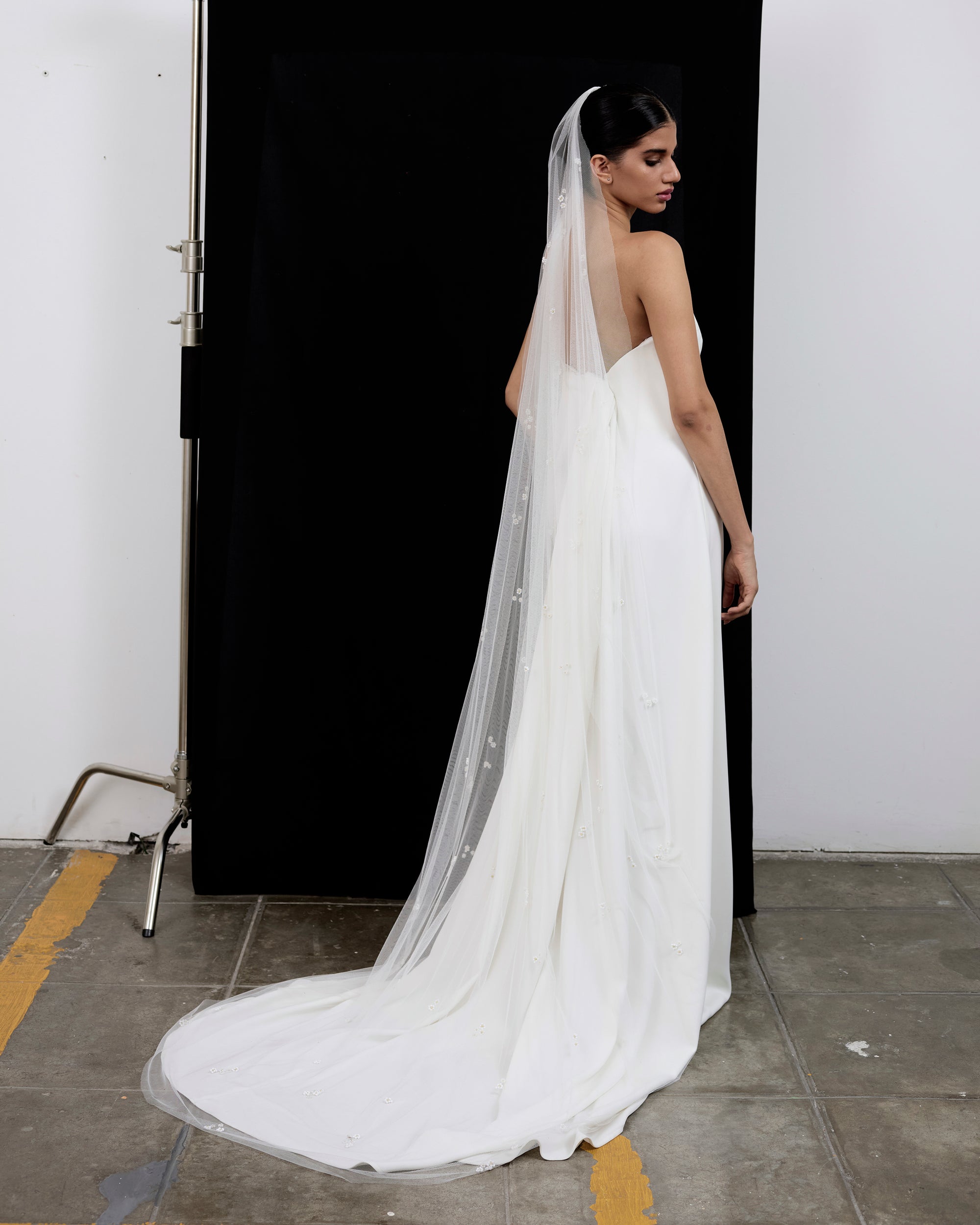 FREYA FLOWER CLUSTERS BEADED VEIL