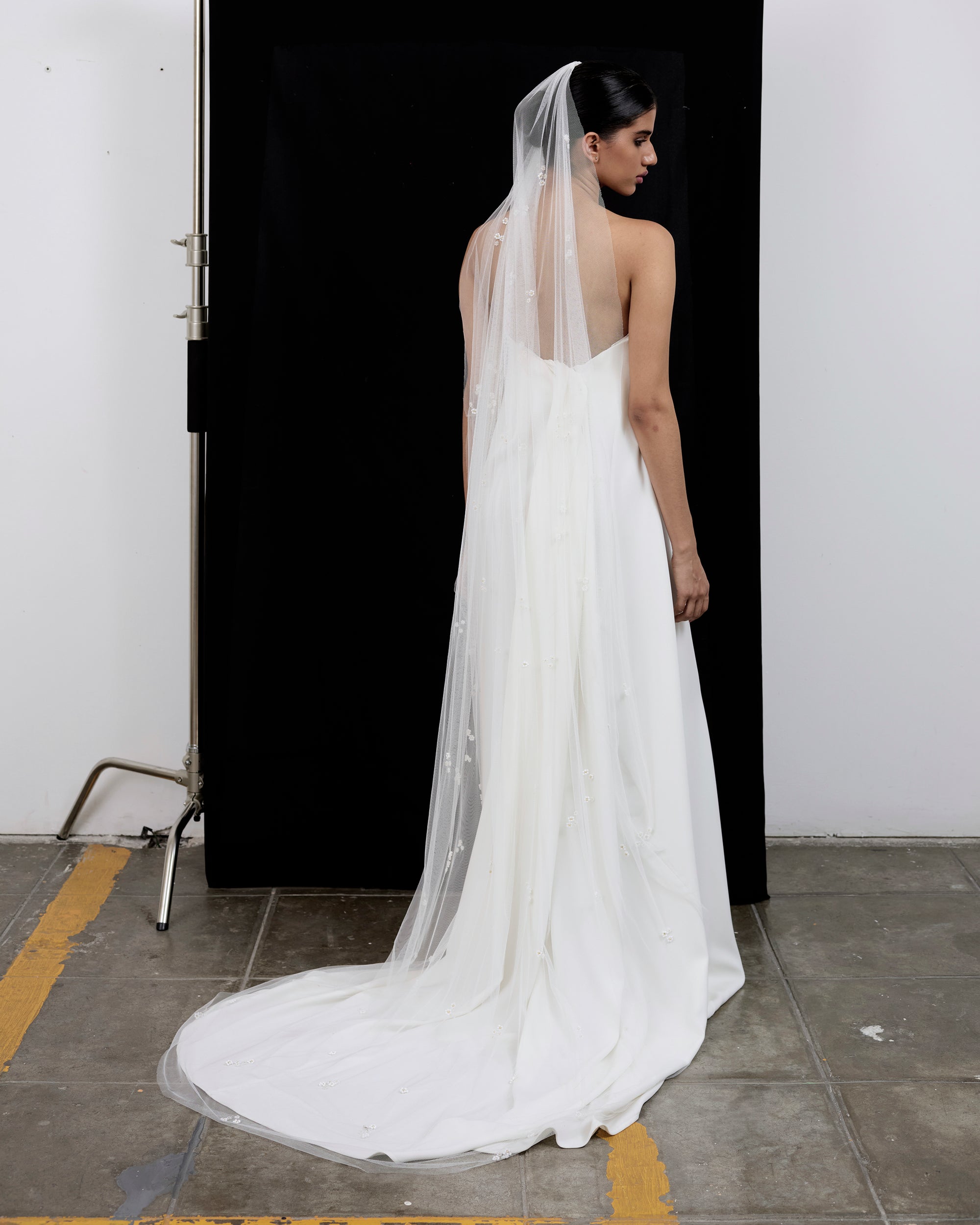 FREYA FLOWER CLUSTERS BEADED VEIL