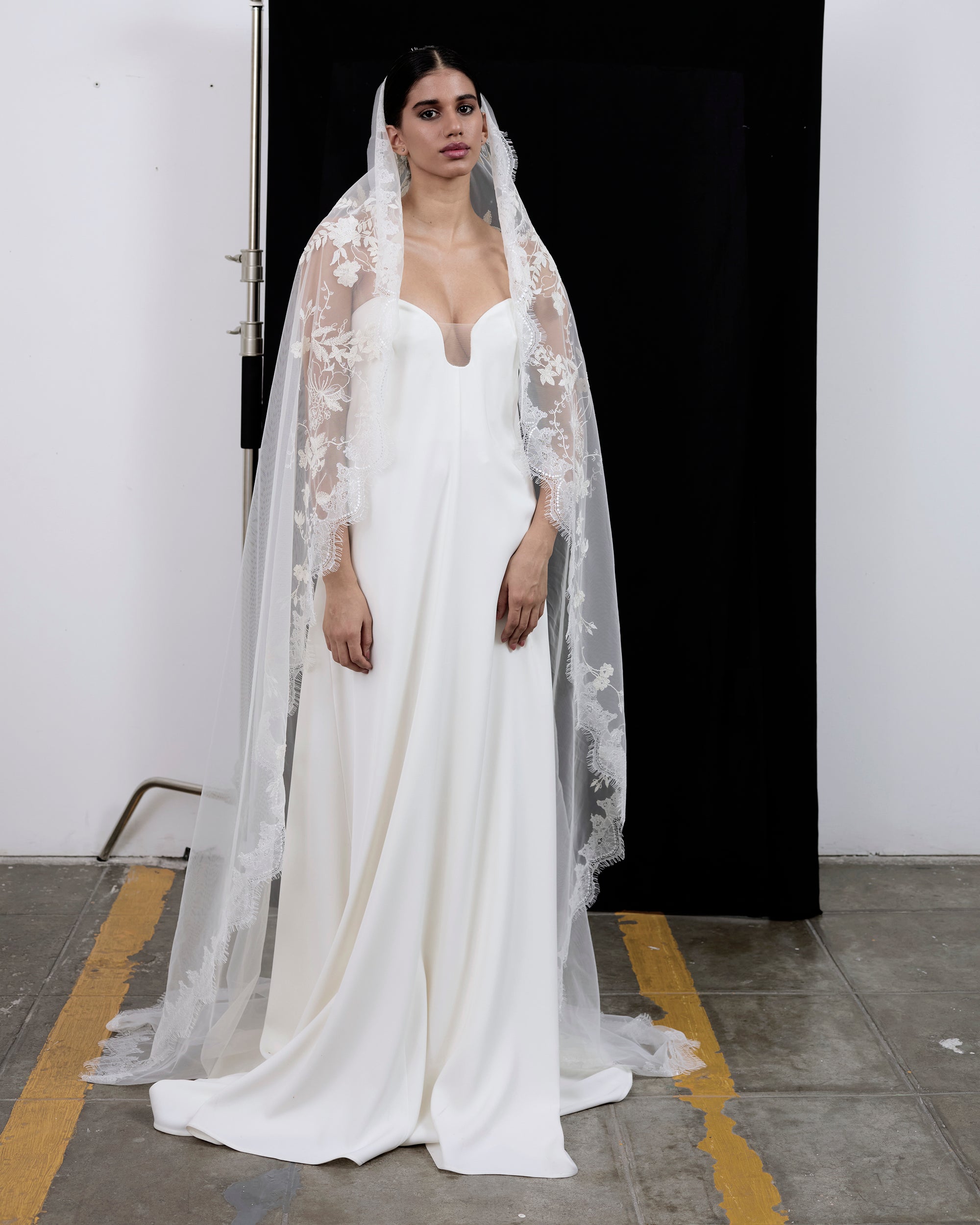 BIANCA  FLORAL EMBROIDERY VEIL