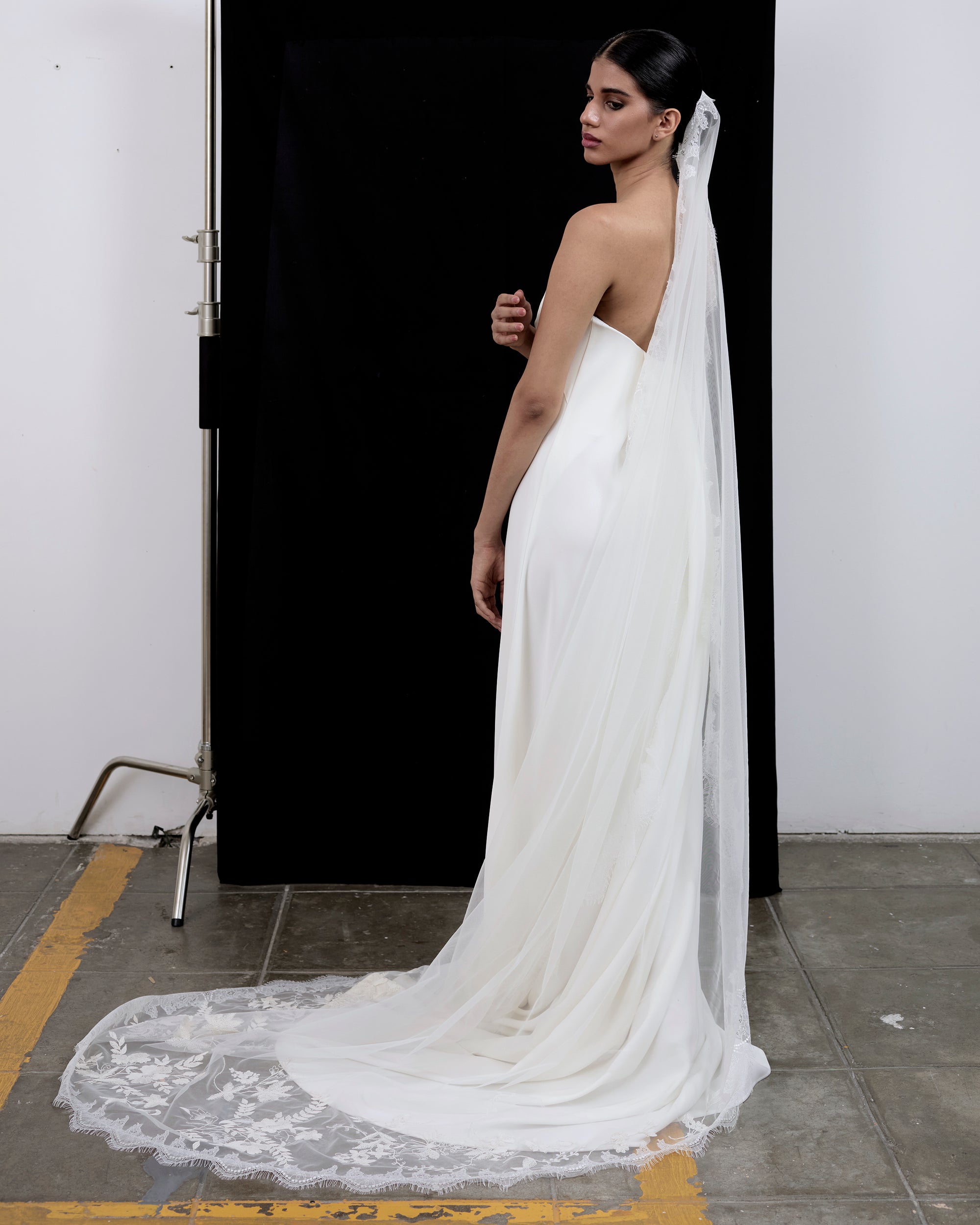 BIANCA  FLORAL EMBROIDERY VEIL