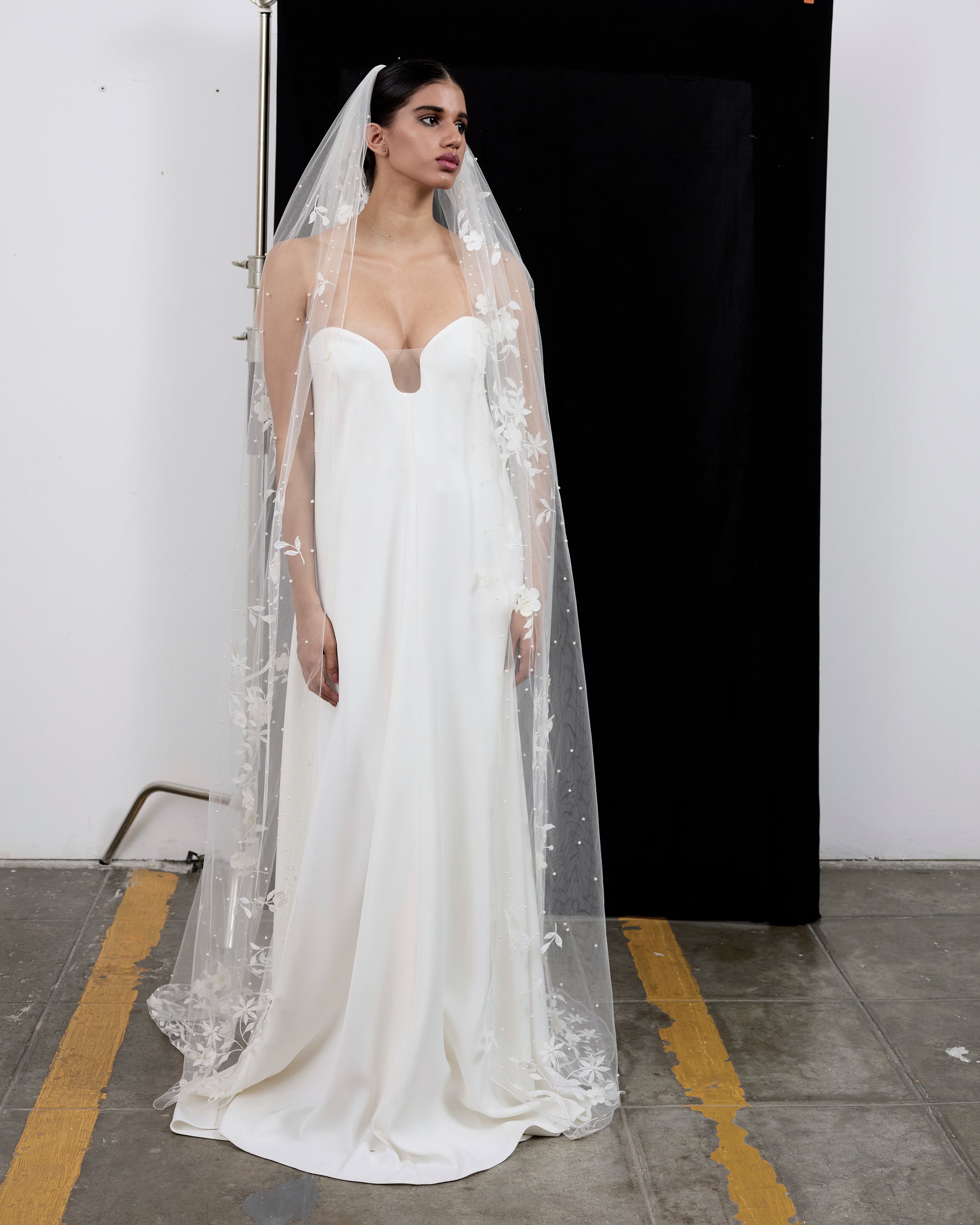 RENATA  FLORAL EMBROIDERY VEIL