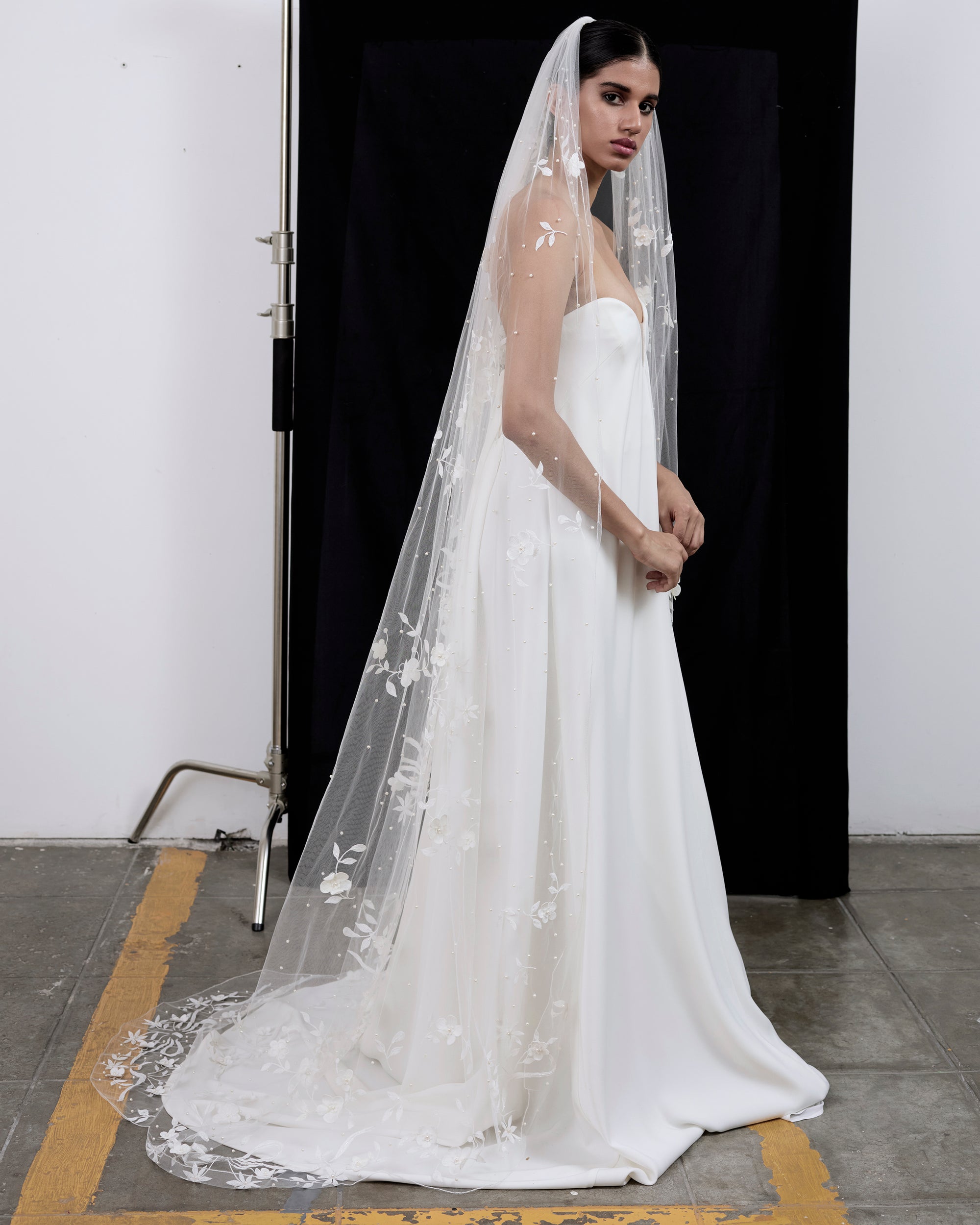 RENATA  FLORAL EMBROIDERY VEIL