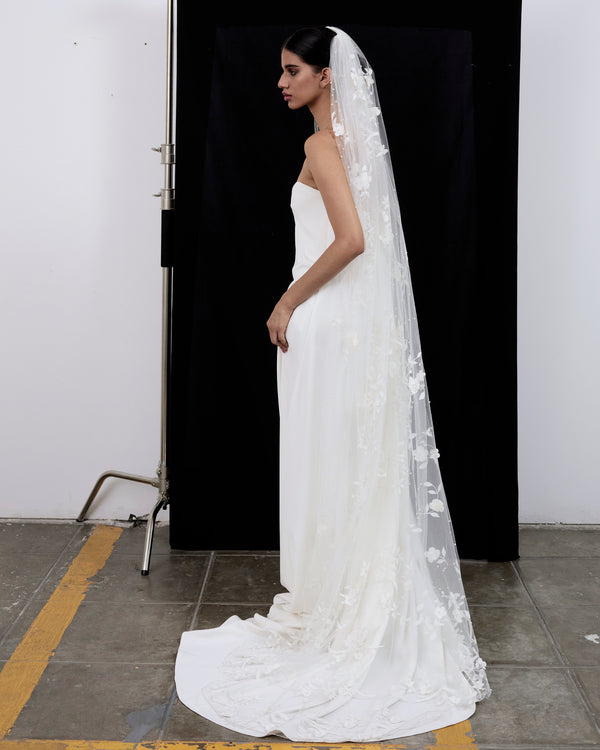 RENATA  FLORAL EMBROIDERY VEIL