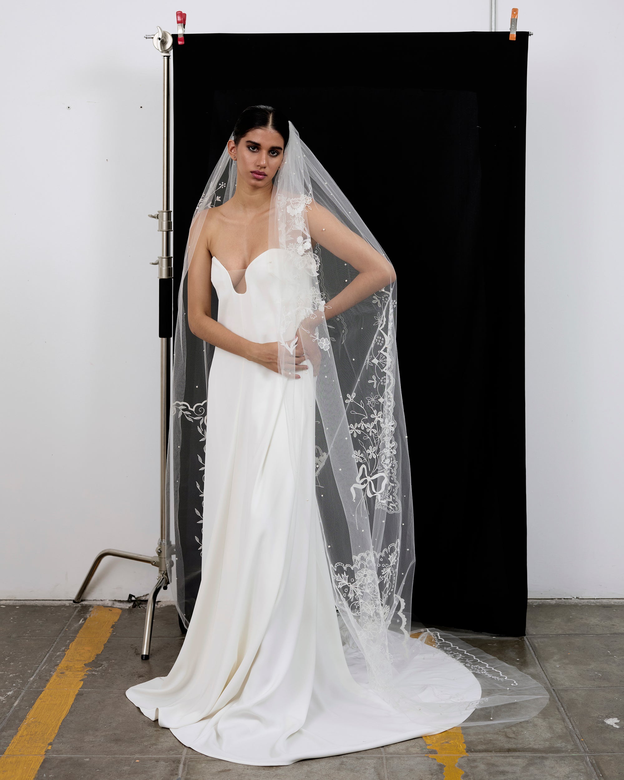 AVA EMBROIDERY PATCHWORK VEIL