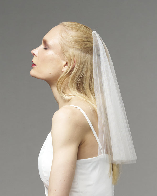 RTS.- ECO TULLE // RAW EDGE TWO TIER MINI SHOULDER LENGTH  20" // OFF WHITE - Ofrenda Studio