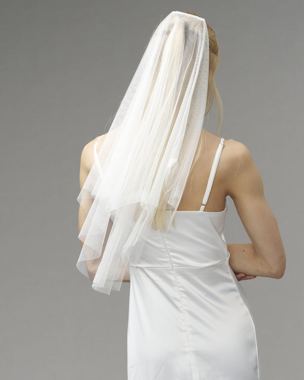 RTS.- ECO TULLE // RAW EDGE TWO TIER ELBOW LENGTH 30" // LIGHT IVORY - Ofrenda Studio