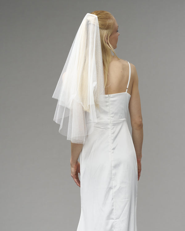 RTS.- ECO TULLE // RAW EDGE TWO TIER ELBOW LENGTH 30" // LIGHT IVORY - Ofrenda Studio
