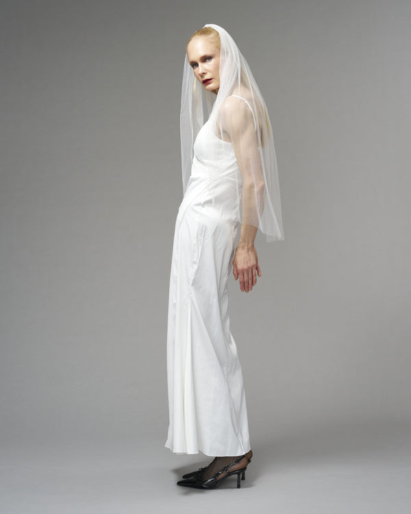 RTS.- ECO TULLE // RAW EDGE FINGERTIP LENGTH 38" // LIGHT IVORY