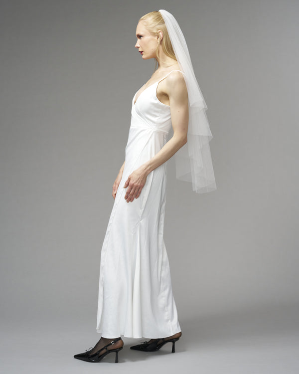 RTS.- ECO TULLE // RAW EDGE FINGERTIP LENGTH 38" // LIGHT IVORY