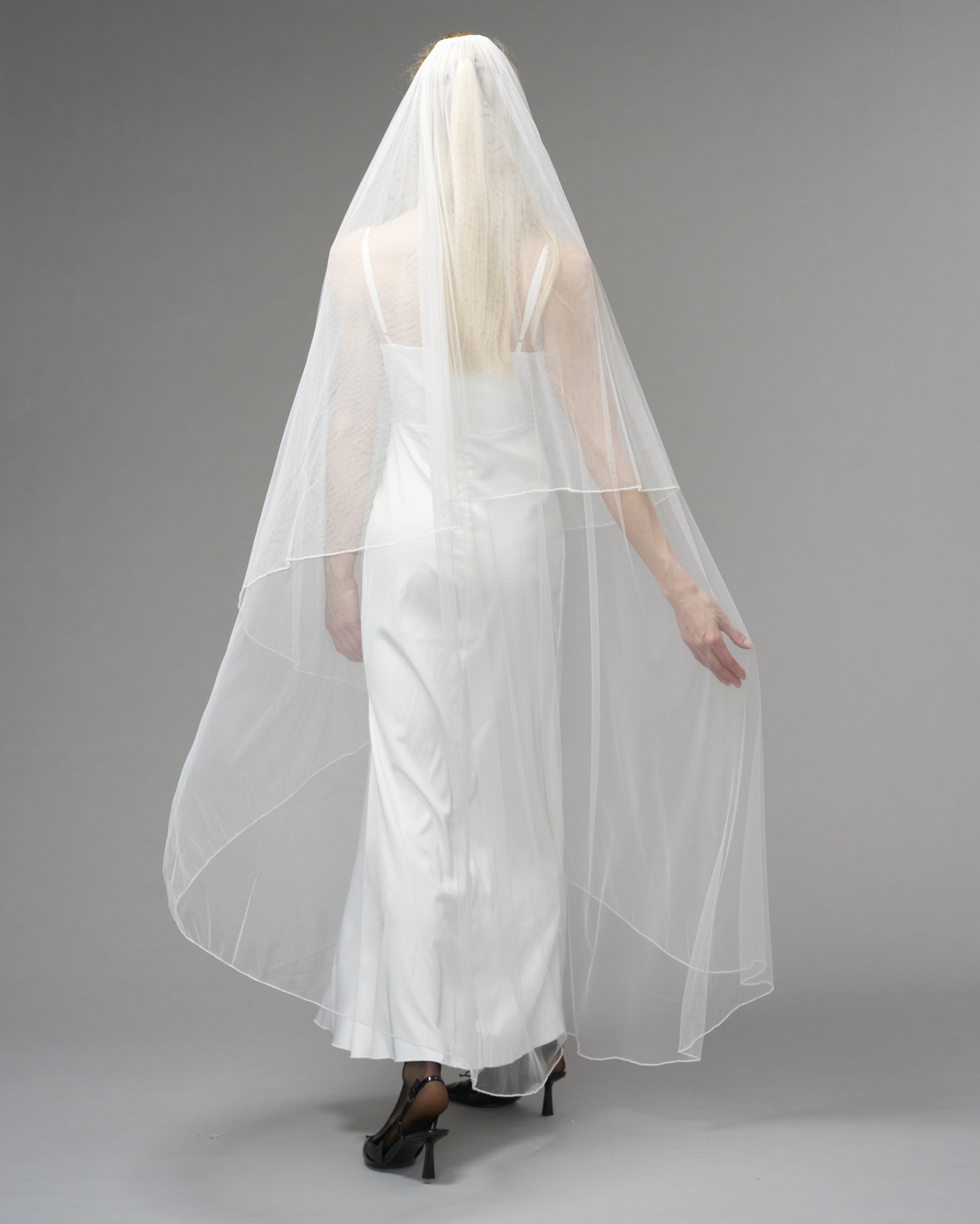 RTS.- ECO TULLE // FINE BEADED WALTZ LENGTH 72" + 30" BLUSHER // LIGHT IVORY
