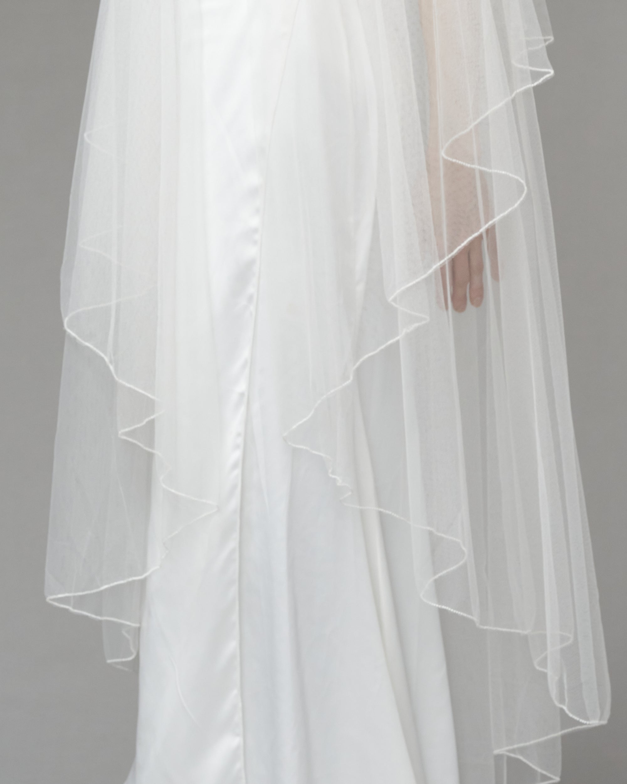 RTS.- ECO TULLE // FINE BEADED WALTZ LENGTH 72" + 30" BLUSHER // LIGHT IVORY