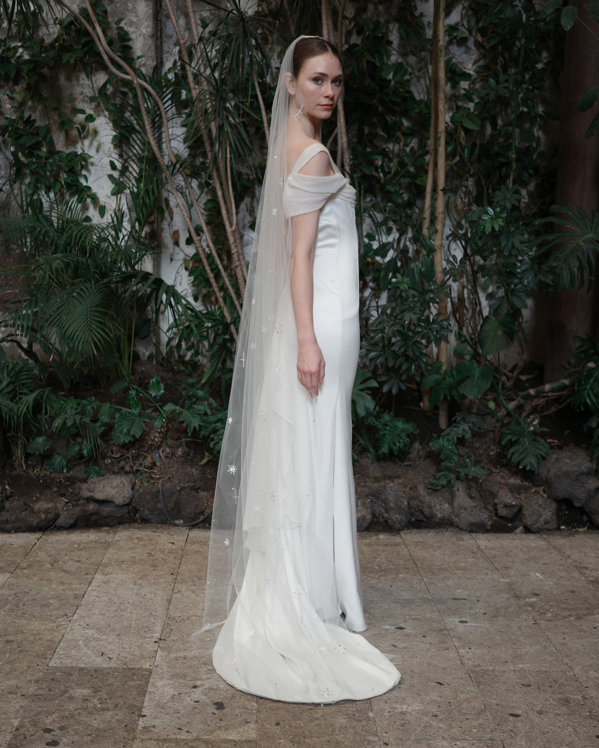 ASTRA STAR BEADED VEIL