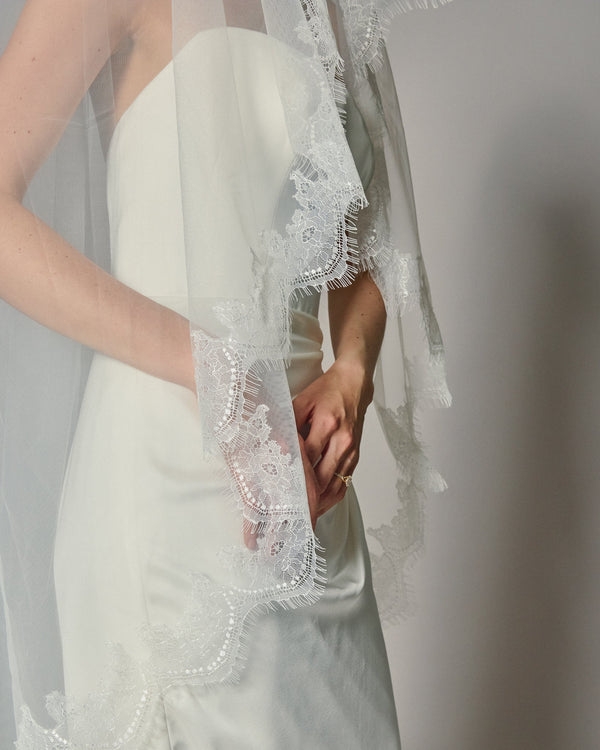 CLARA LACE EDGE VEIL