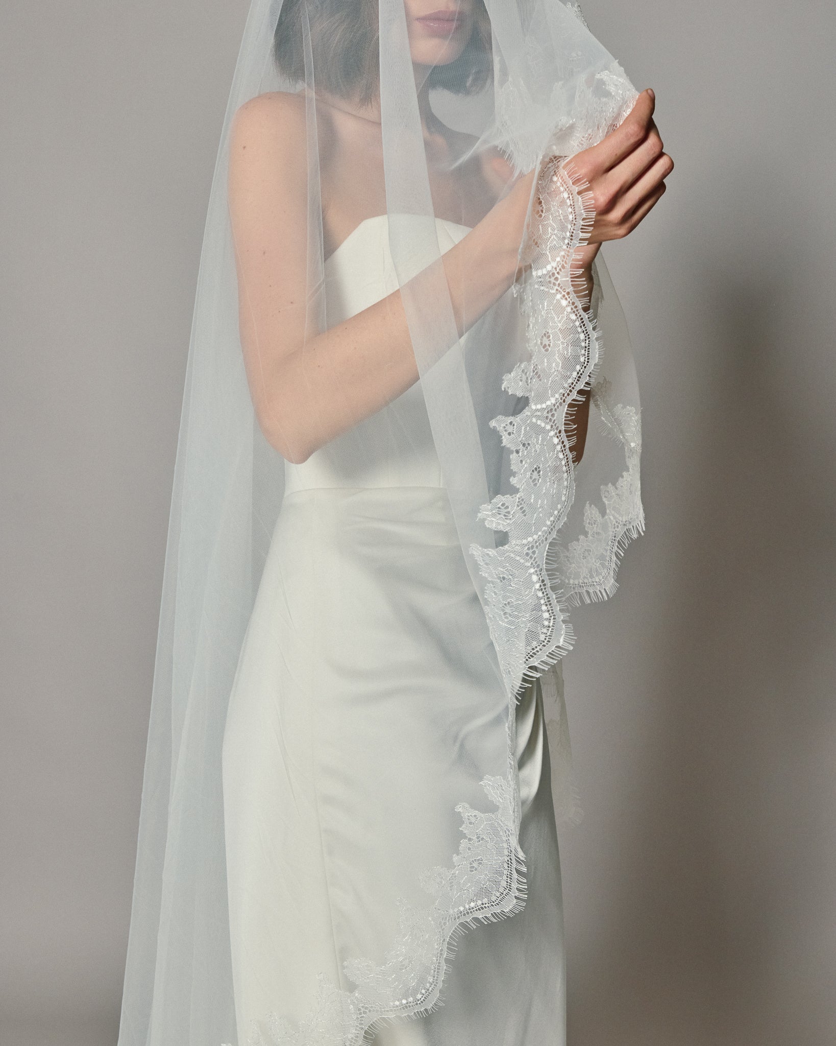 CLARA LACE EDGE VEIL