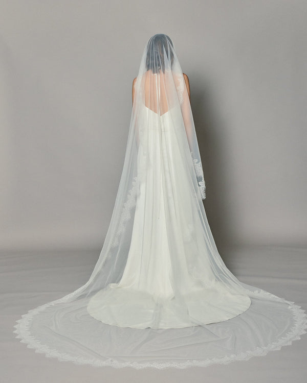 CLARA LACE EDGE VEIL