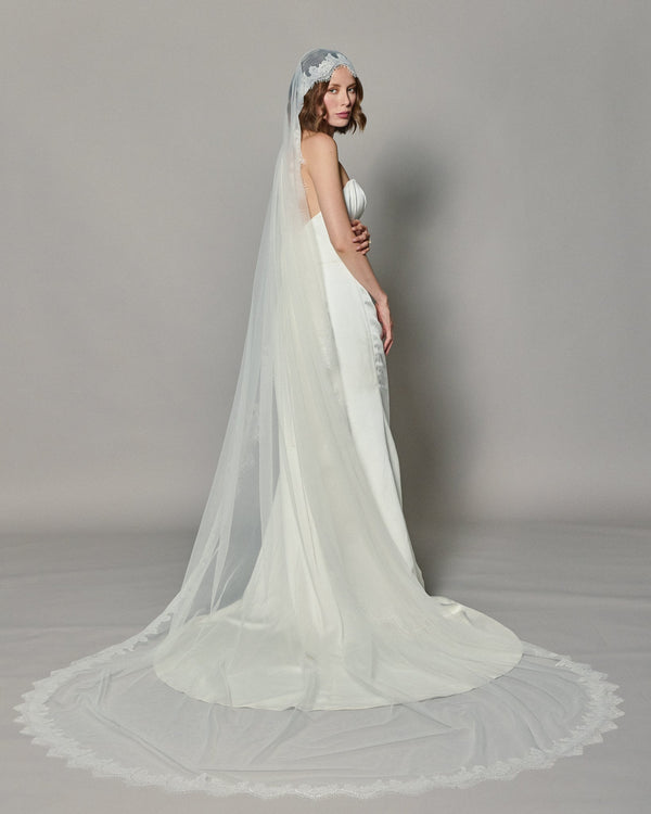 CLARA LACE EDGE VEIL