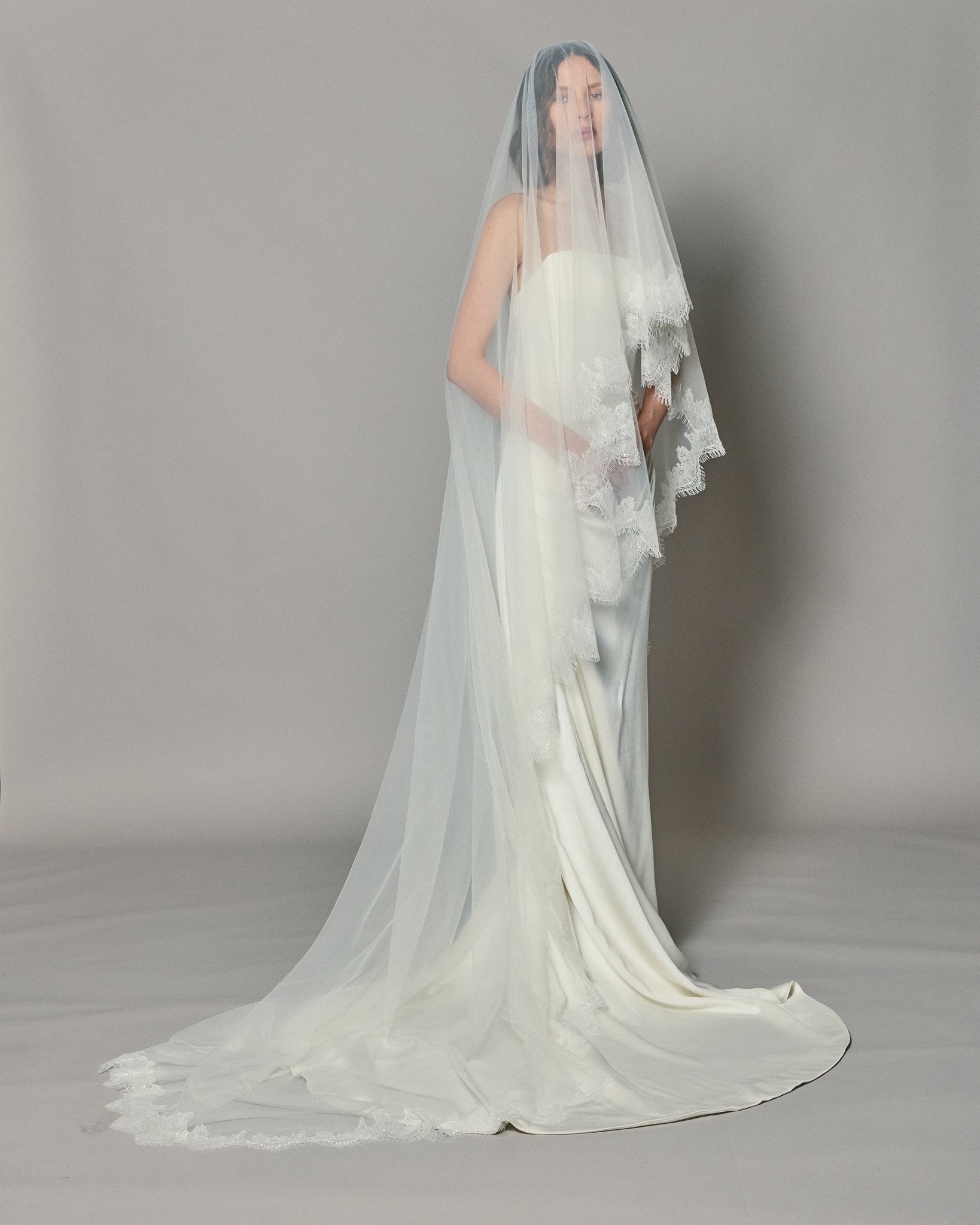 CLARA LACE EDGE VEIL