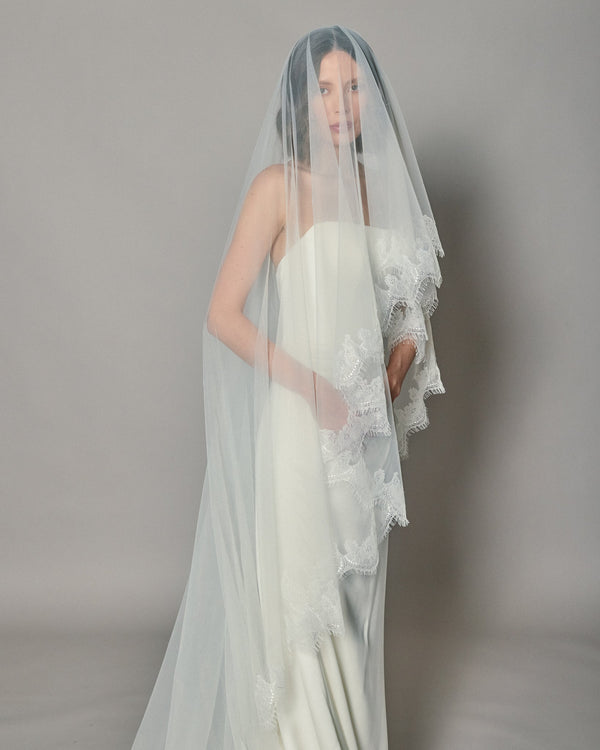 CLARA LACE EDGE VEIL