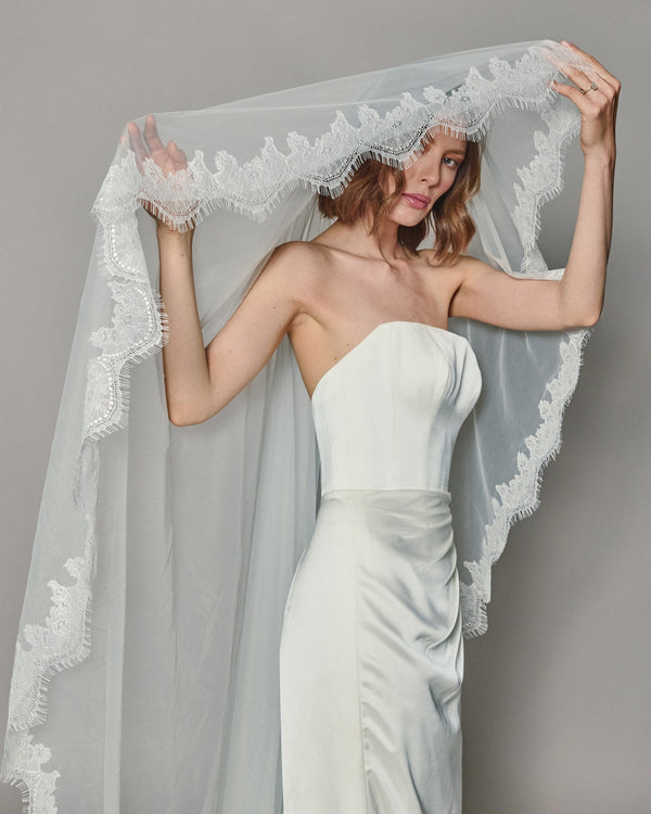 CLARA LACE EDGE VEIL