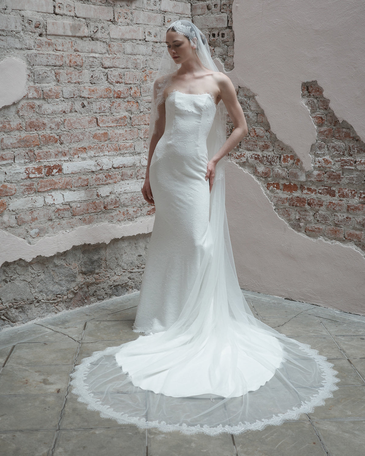 CLARA LACE EDGE VEIL