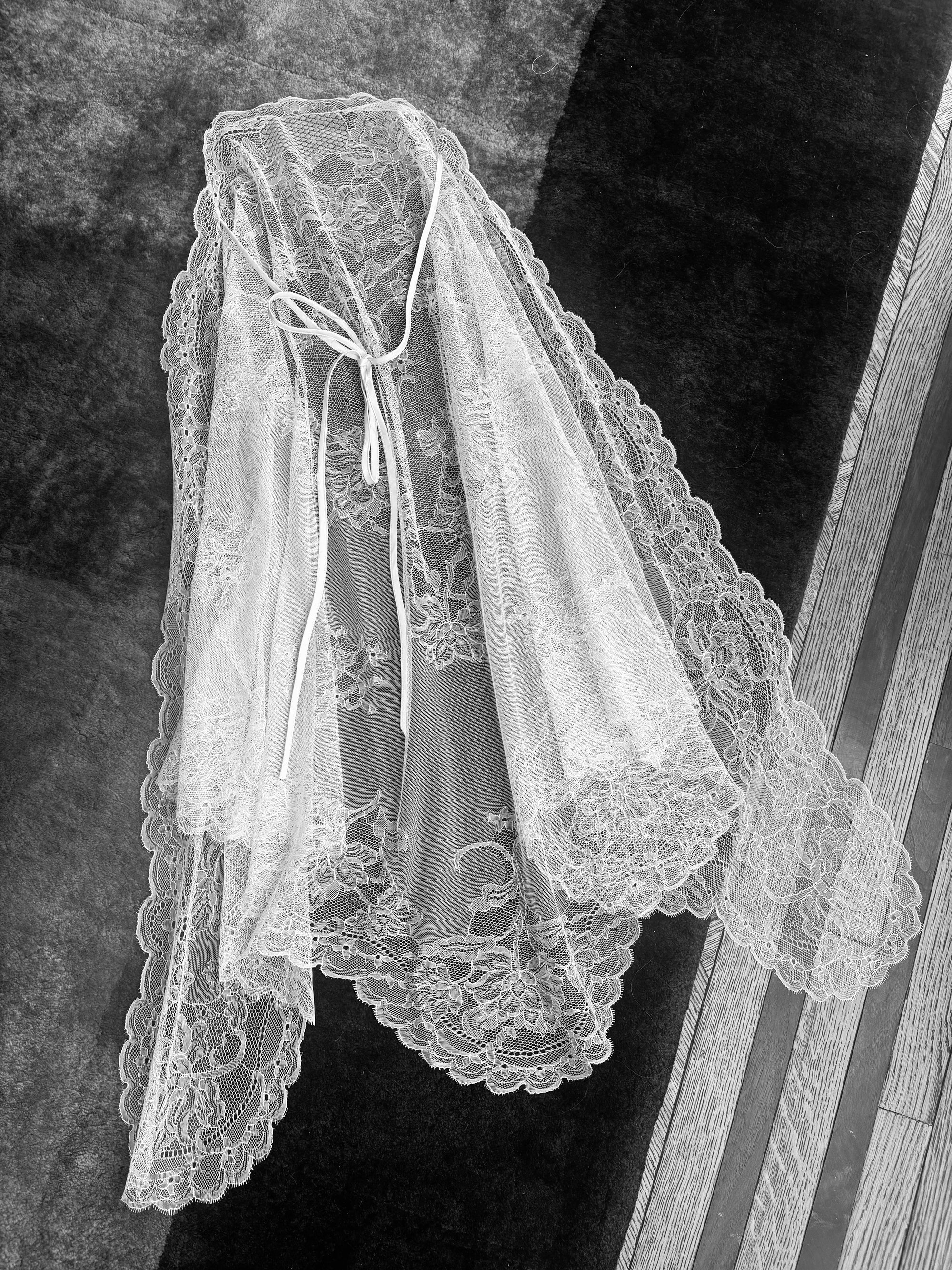 CRISTINA SPANISH LACE MANTILLA